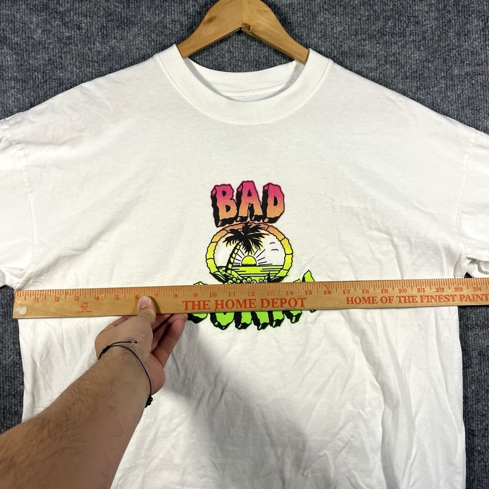 Vintage Bad Bunny Worlds Hottest Tour 2022 Official Merch Un Verano Sin Ti Adult XL T-Shirt Beige Crew Neck Short Sleeve Logo Graphic Print Men Size US XL / EU 56 / 4 - 5 Thumbnail
