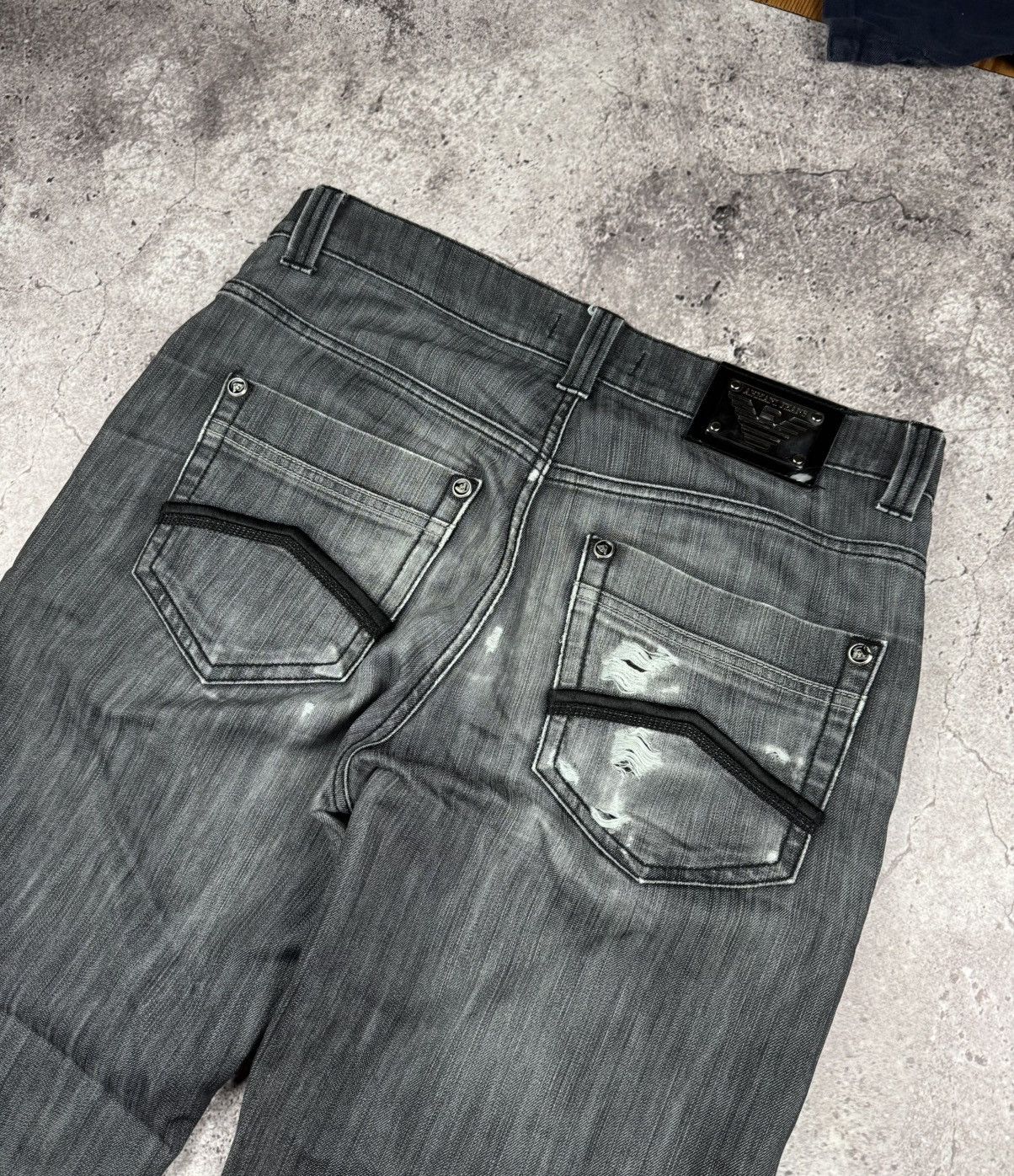 Armani CRAZY ARMANI BAGGY WASHED DISTRESSED JEANS JAPANESSE RARE Size US 33 - 8 Thumbnail