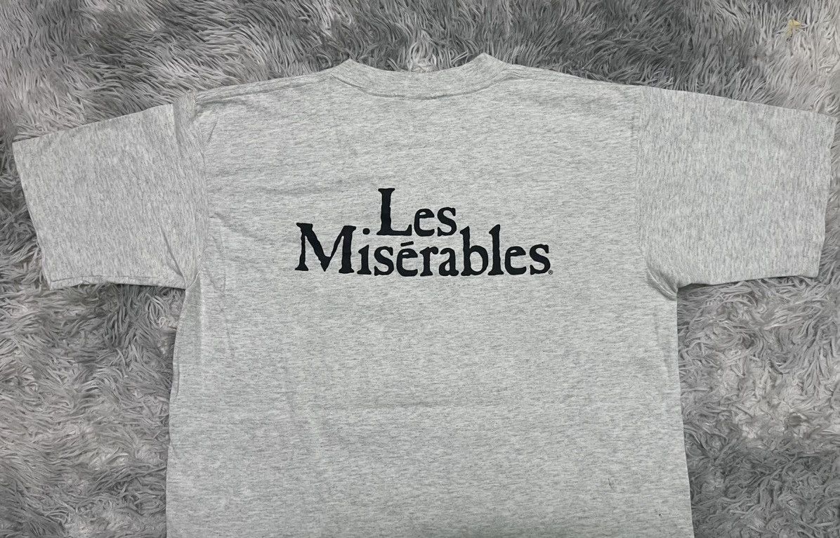 Vintage 80s LES MISERABLES L SIZE ON SUPER RARE 80s GILDAN TAG Size US L / EU 52-54 / 3 - 14 Thumbnail