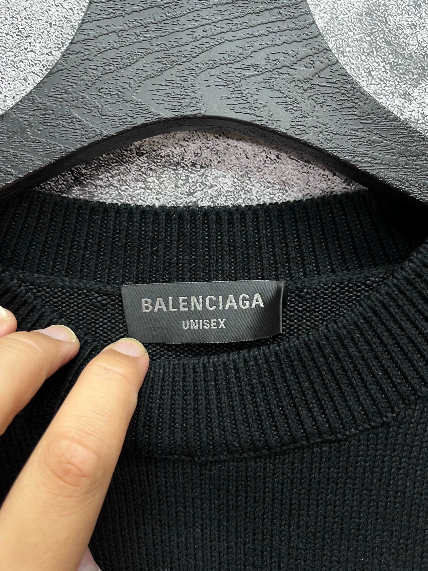 Balenciaga Balenciaga Logo Distressed Crewneck Sweatshirt M Size US M / EU 48-50 / 2 - 3 Thumbnail