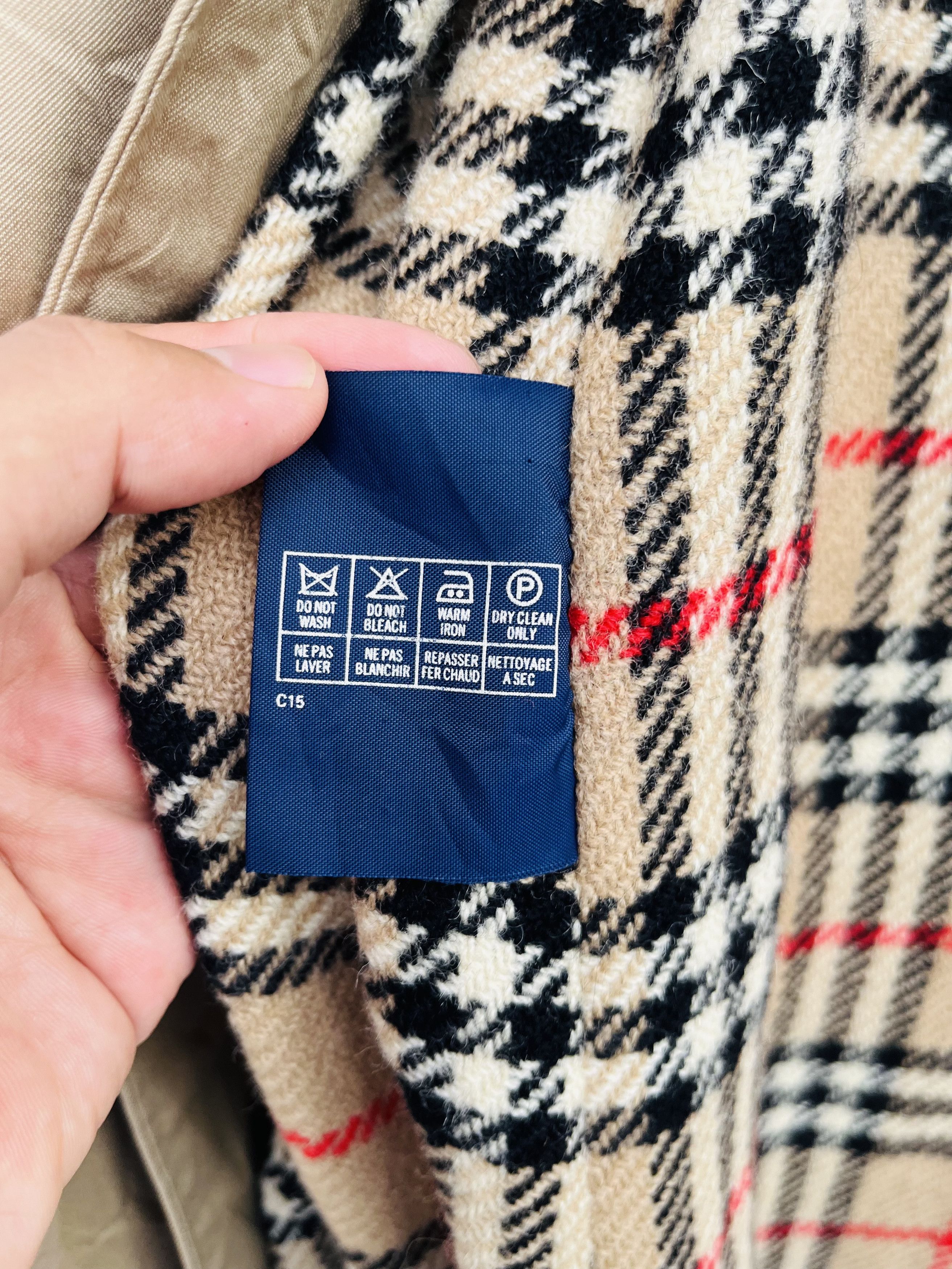 Burberry × Designer × Vintage Vintage Burberry Made In England Designer Style Size US M / EU 48-50 / 2 - 12 Thumbnail