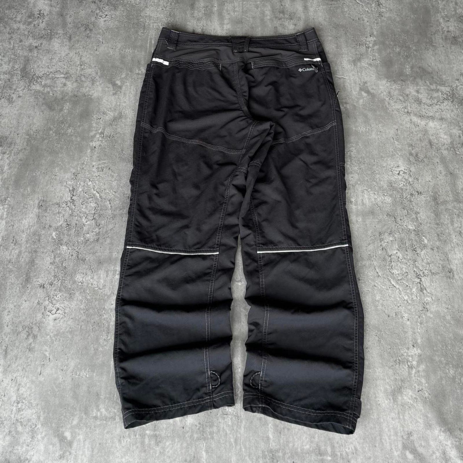 Columbia × Japanese Brand × Playboi Carti Vintage Y2K Columbia Black Technical Cargo Skater Pants Size US 34 / EU 50 - 2 Thumbnail