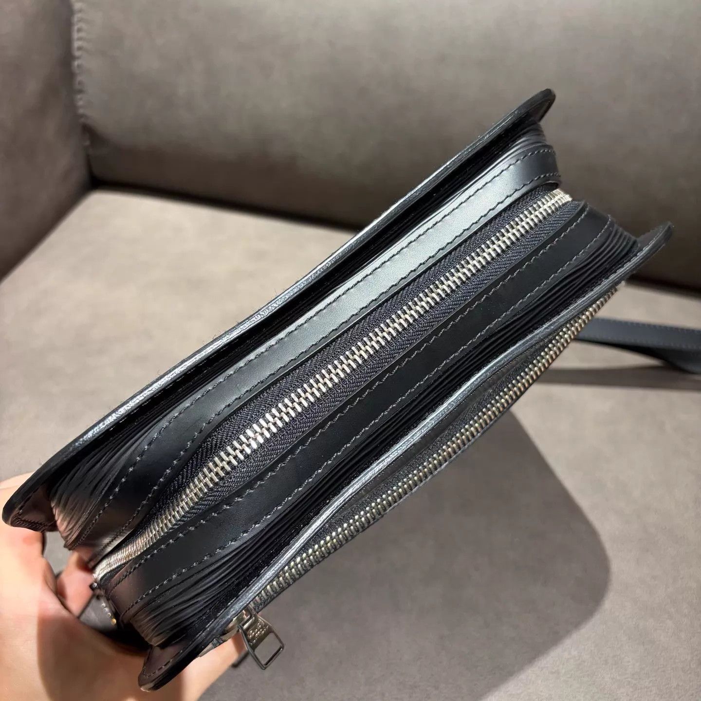 Louis Vuitton LV Black Warrior Water Ripple Pochette Consignment Size ONE SIZE - 5 Thumbnail