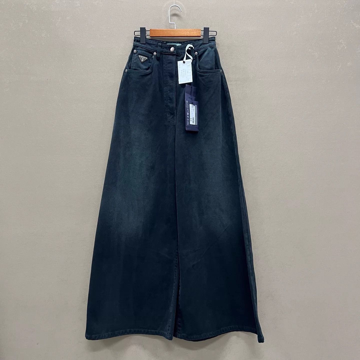 Prada Prada NWT Black Washed Wide-Leg Jeans Women's 25 Size 25" / US 0 / IT 36 - 1 Thumbnail