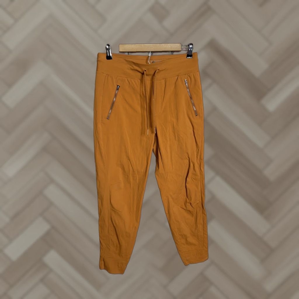 Athleta Athleta Jogger Pants Womens 6 Apricot Trekkie North Crop Drawstring Pockets Size 28" / US 6 / IT 42 - 1 Thumbnail