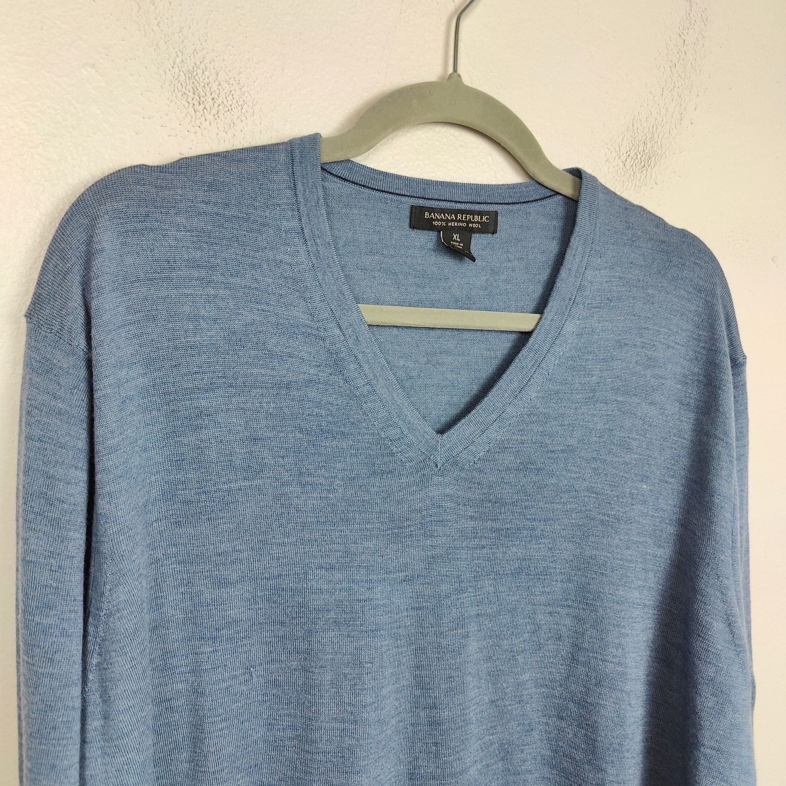Banana Republic Banana Republic Sweater Mens XL Blue V-Neck 100% Merino Wool Size US XL / EU 56 / 4 - 2 Thumbnail