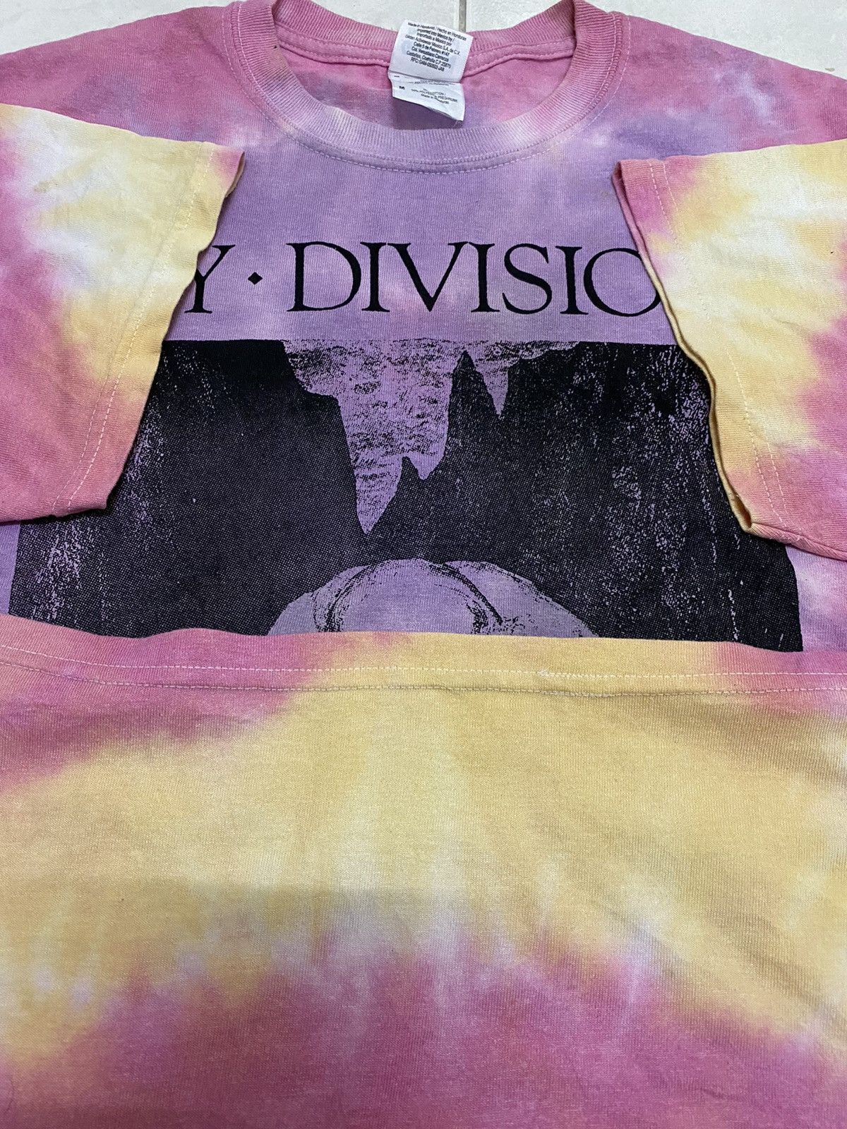 Band Tees × Joy Division × Vintage Y2K Joy Division Dante’s Inferno Tye Dye T-Shirt (C2) Size US M / EU 48-50 / 2 - 4 Thumbnail