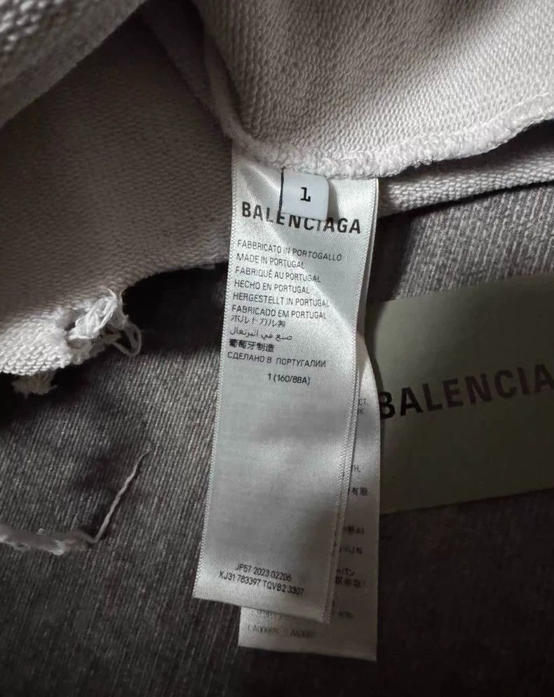 Balenciaga Balenciaga Double Ring Ski Destroyed Hem Fringe Sweatshirt Size US S / EU 44-46 / 1 - 4 Thumbnail