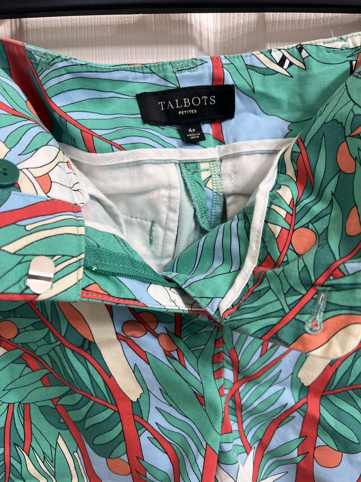 Talbots Talbots multicolor tropical print short size 4 Size 27" / US 4 / IT 40 - 5 Thumbnail