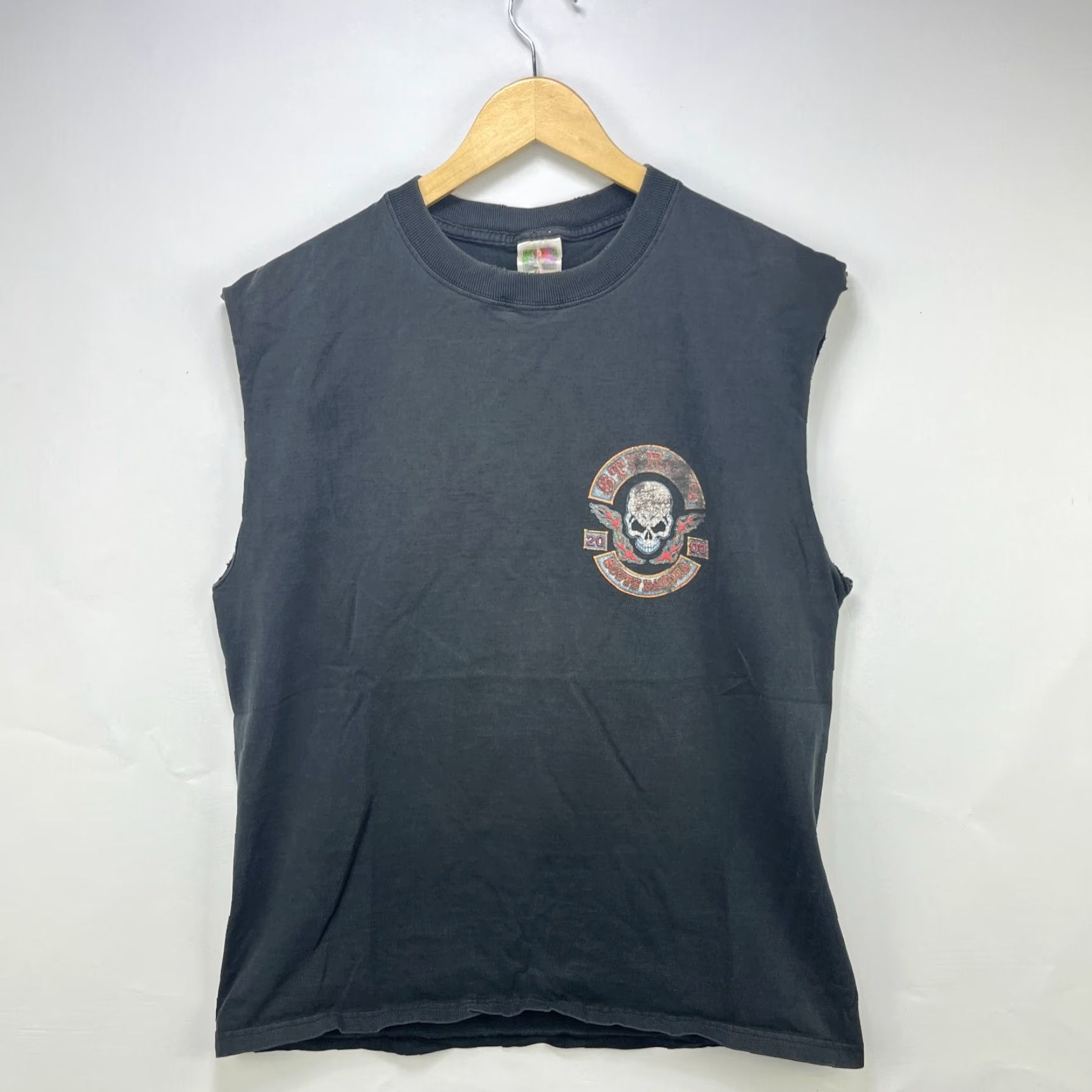 Vintage VINTAGE Sturgis Shirt Men L Black 2000 Sun Faded Biker Skull Flames T Shirt Harley Size US L / EU 52-54 / 3 - 4 Thumbnail