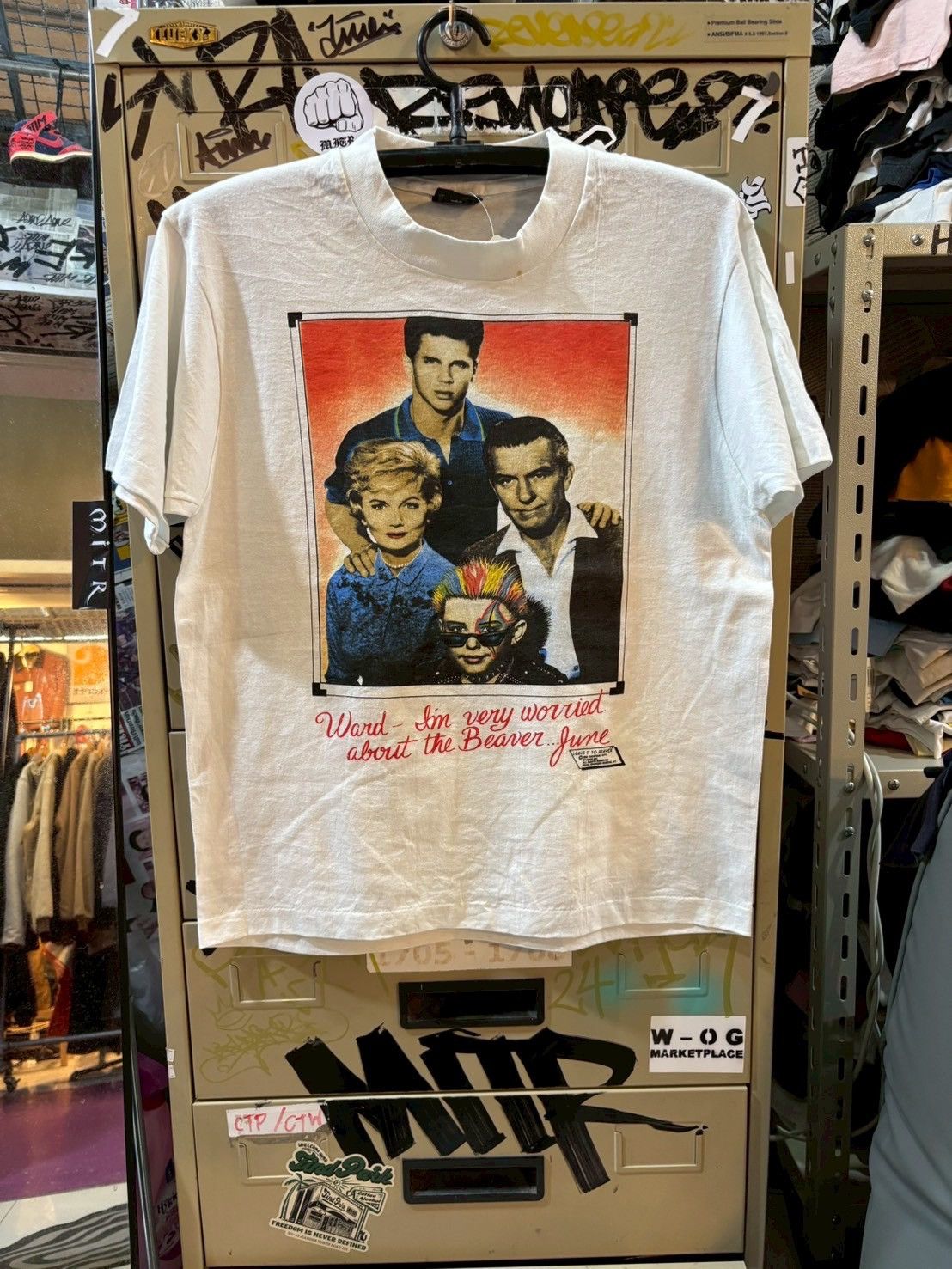 Vintage UNVS vintage tee 90’s Size US M / EU 48-50 / 2 - 1 Thumbnail
