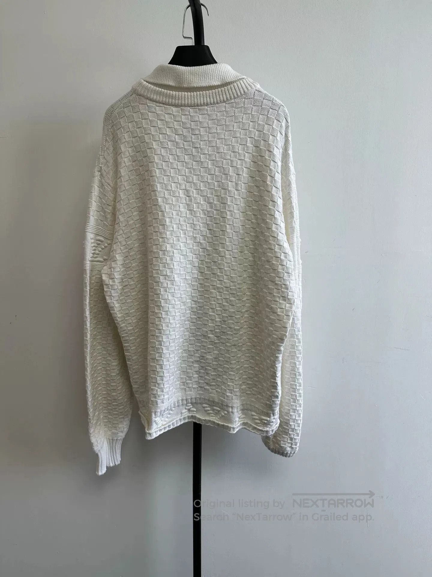 Louis Vuitton Louis Vuitton Embossed Damier White XXL. Size US XXL / EU 58 / 5 - 2 Thumbnail
