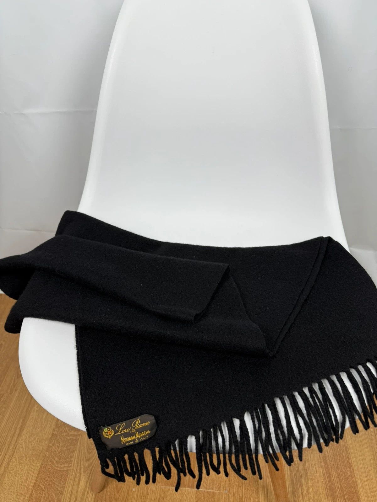 Loro Piana Loro Piana For Neiman Marcus 100% Cashmere Shawl Scarf Size ONE SIZE - 1 Thumbnail