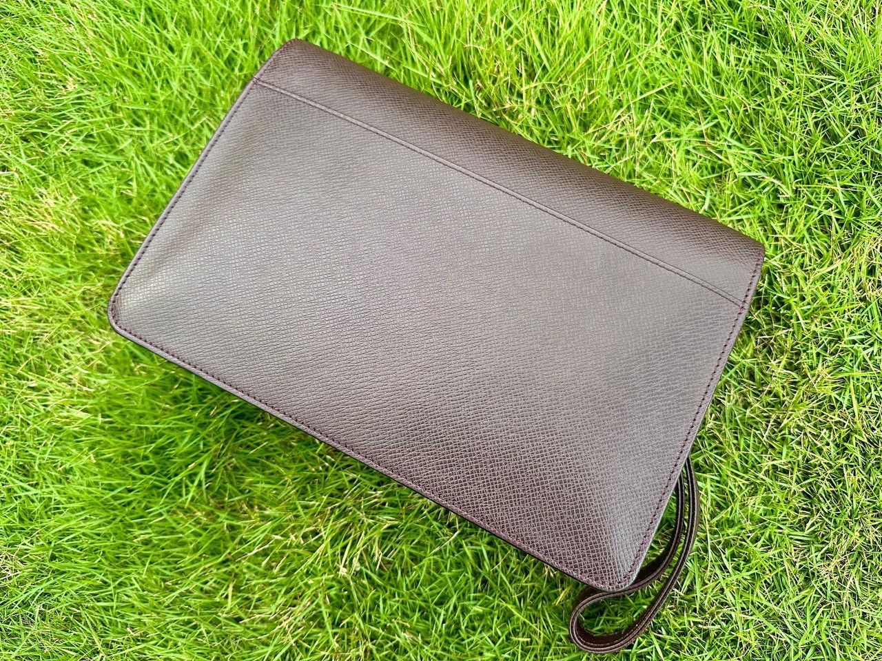 Louis Vuitton Authentic Louis Vuitton Taiga Leather Kourad Clutch Bag Size ONE SIZE - 2 Thumbnail