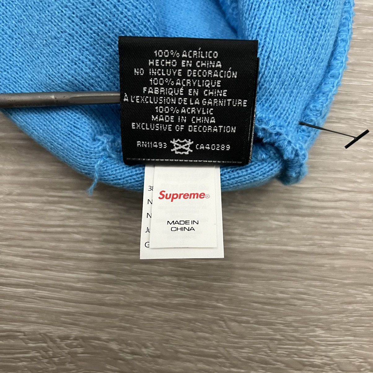 New Era × Supreme Supreme New Era Box Logo Beanie FW25 Cyan Size ONE SIZE - 10 Thumbnail