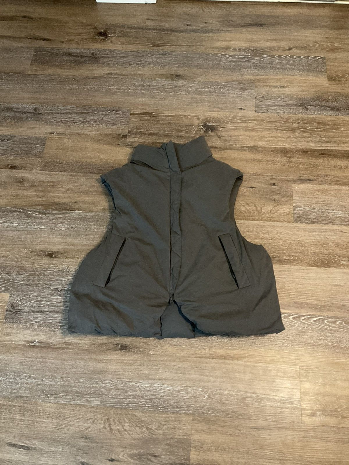 Hyein Seo Hyein Seo Reversible Padded Vest Size US L / EU 52-54 / 3 - 3 Thumbnail