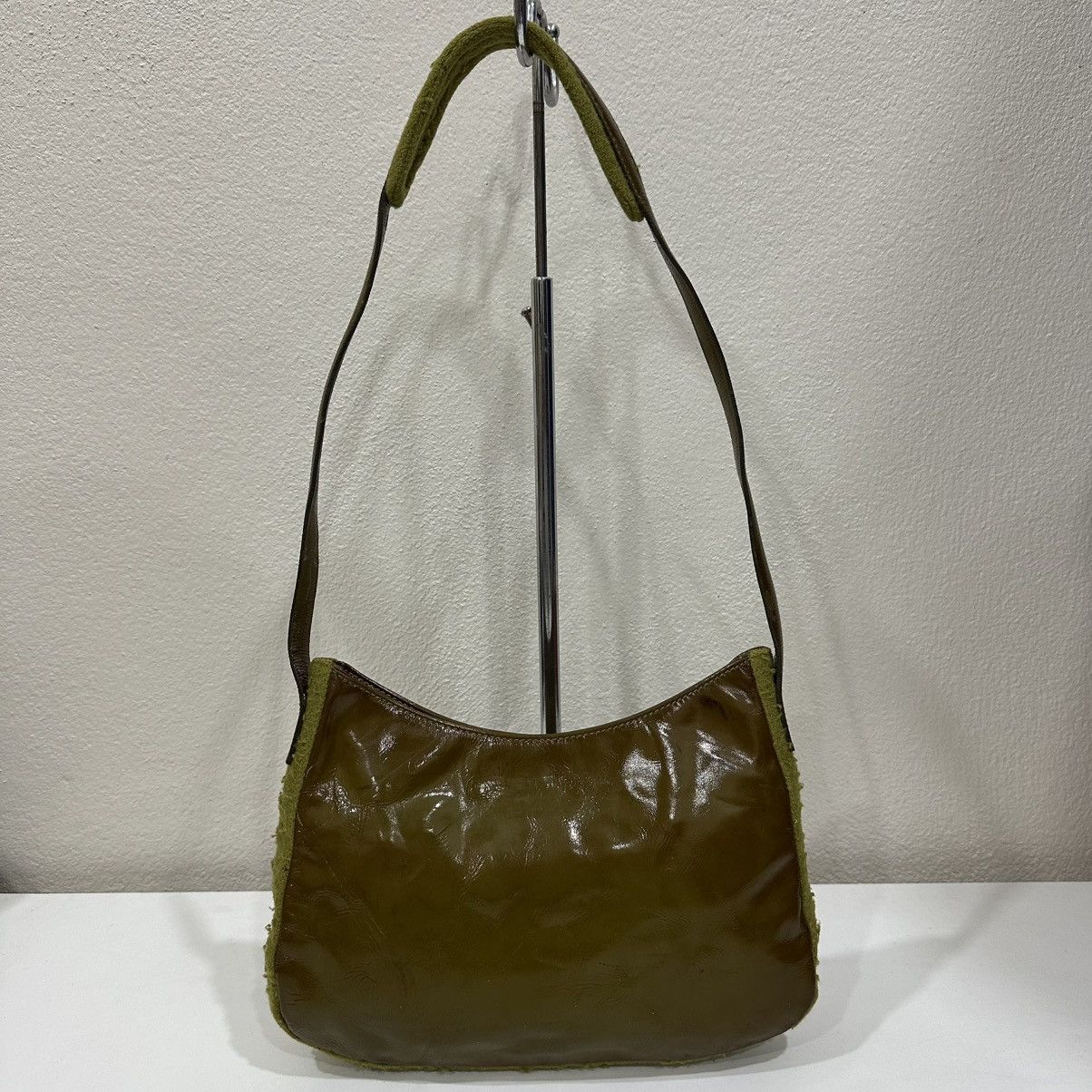 Miu Miu ‼️LASTDROP‼️ MIU MIU AW 1999 SHEARLING VERNIS SHOULDER BAG Size ONE SIZE - 4 Thumbnail
