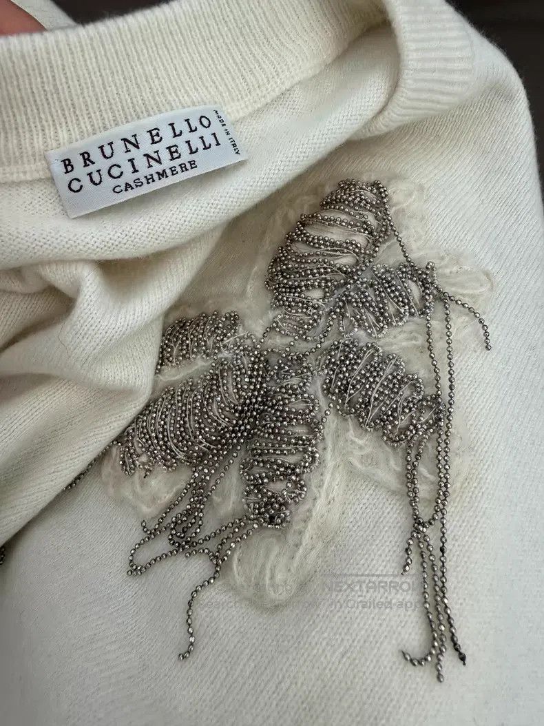 Brunello Cucinelli Brunello Cucinelli Beaded Cashmere Sweater with Brooch Size XXS / US 00 / IT 34 - 5 Thumbnail