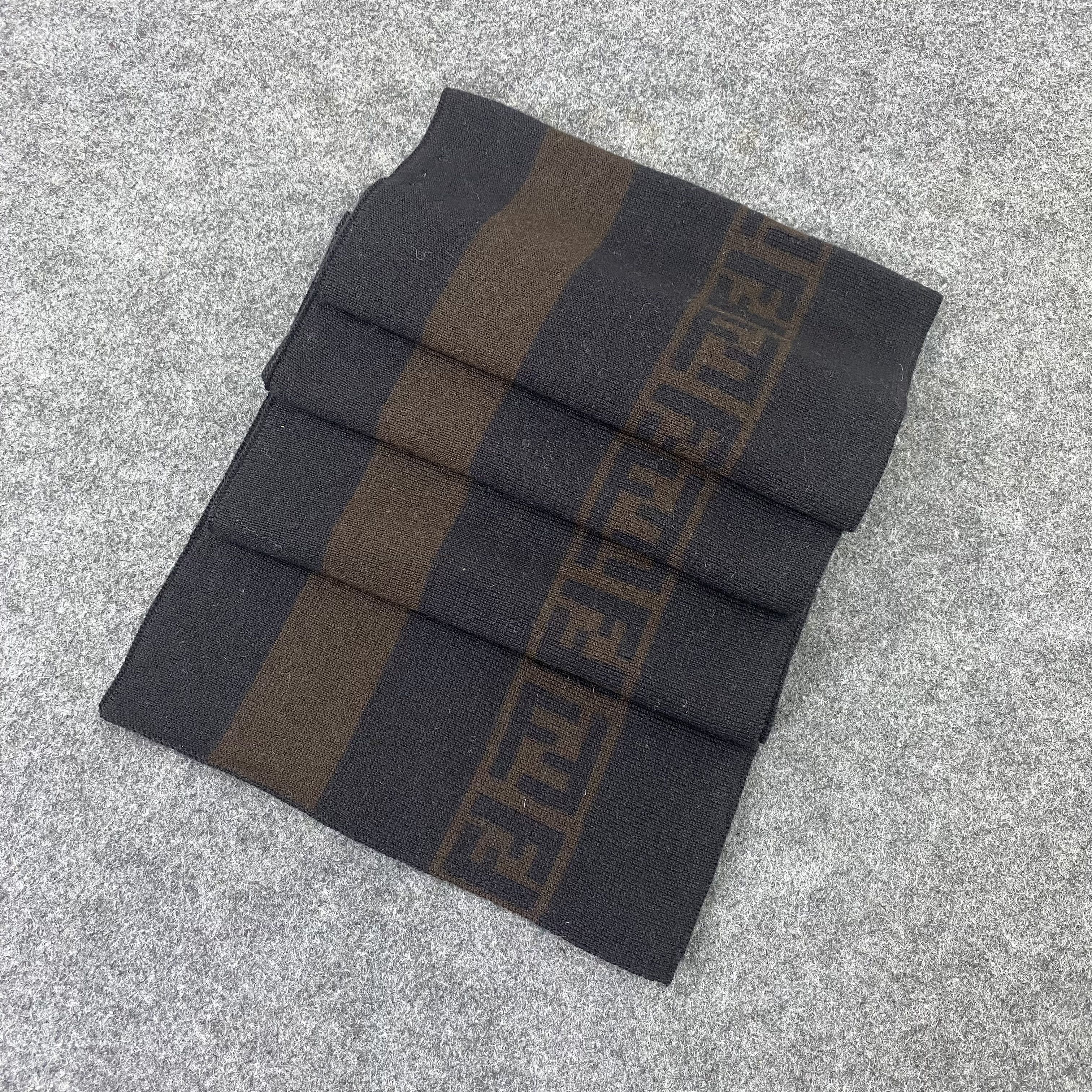 Fendi Fendi Scarf / Muffler / Neckwear -T1084 Size ONE SIZE - 1 Thumbnail