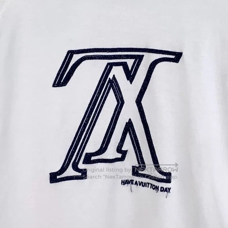 Louis Vuitton Louis Vuitton White logo embroidered cotton crew neck shor Size US S / EU 44-46 / 1 - 4 Thumbnail