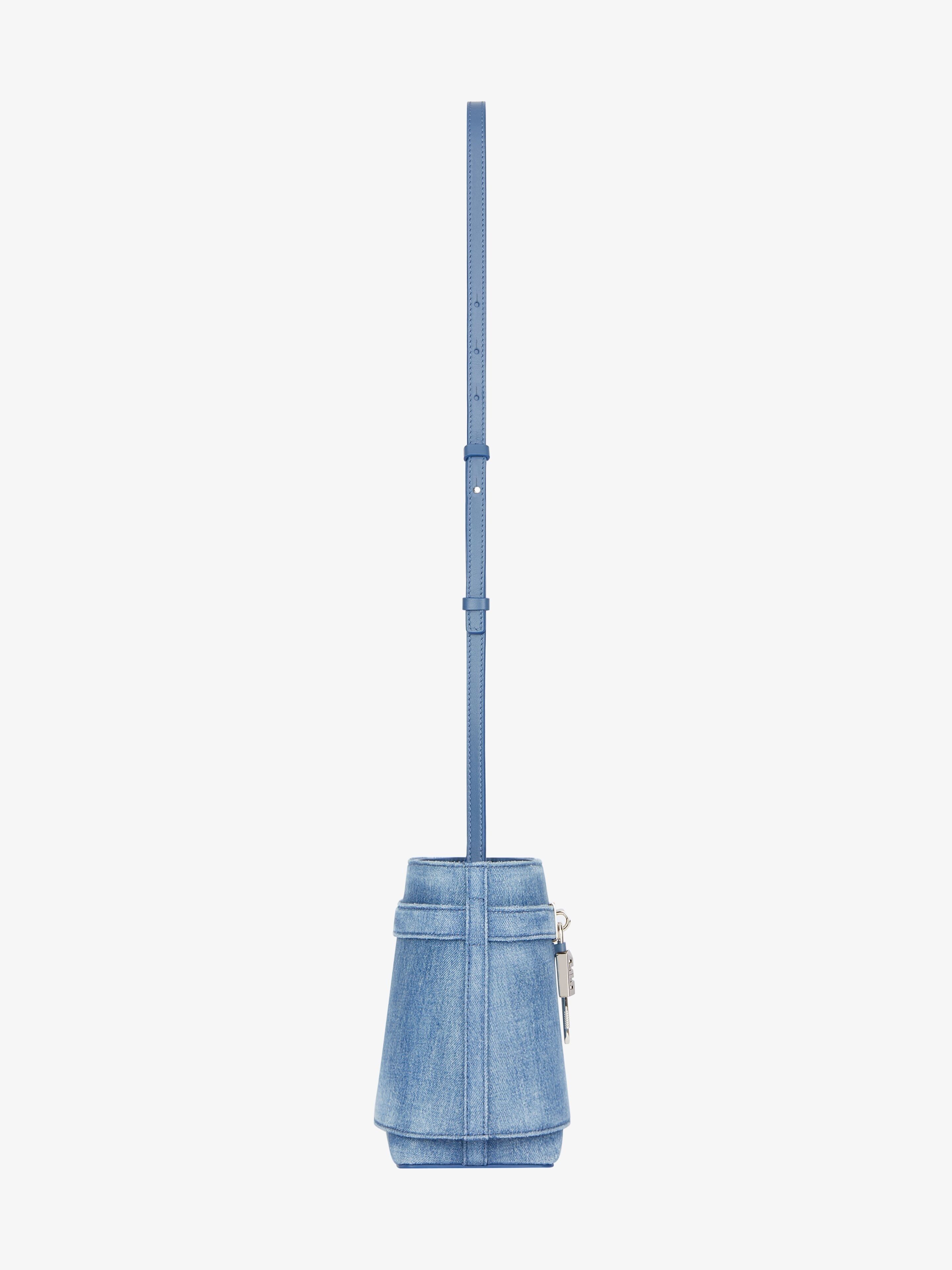 Givenchy o1srvl11e0925 Size: OS / Shark Lock Bucket Bag Washed Denim Size ONE SIZE - 4 Thumbnail