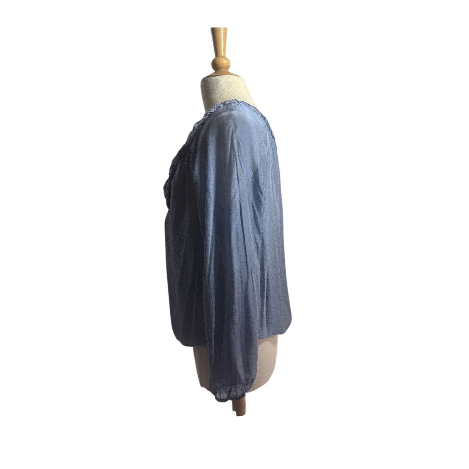 Other Blue Silk Long Sleeve Top with Pearlized Buttons Size L / US 10 / IT 46 - 5 Thumbnail