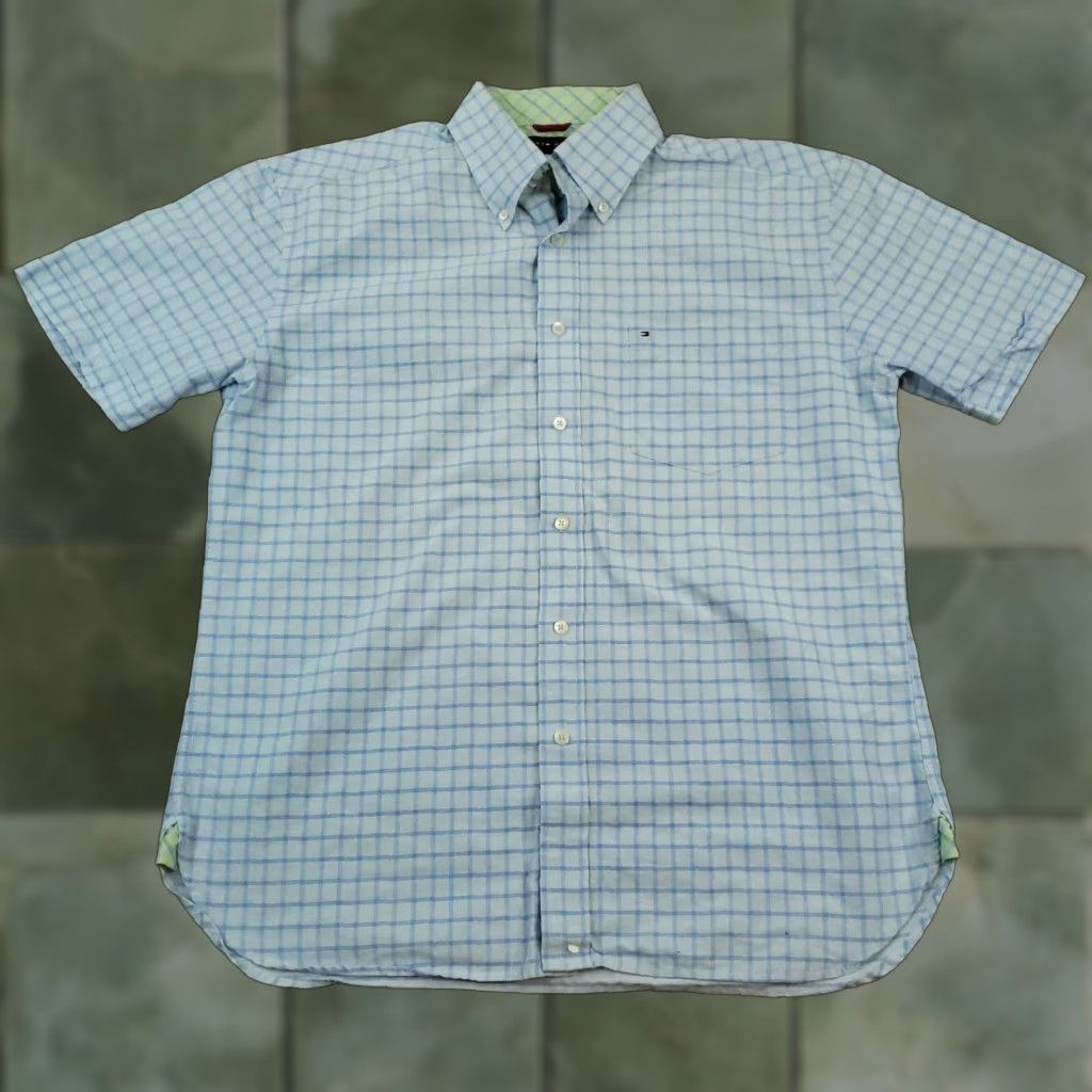 Tommy Hilfiger Tommy Hilfiger Short Sleeve Button Up Shirt Mens Large Blue Plaid Lightweight Size US L / EU 52-54 / 3 - 1 Thumbnail
