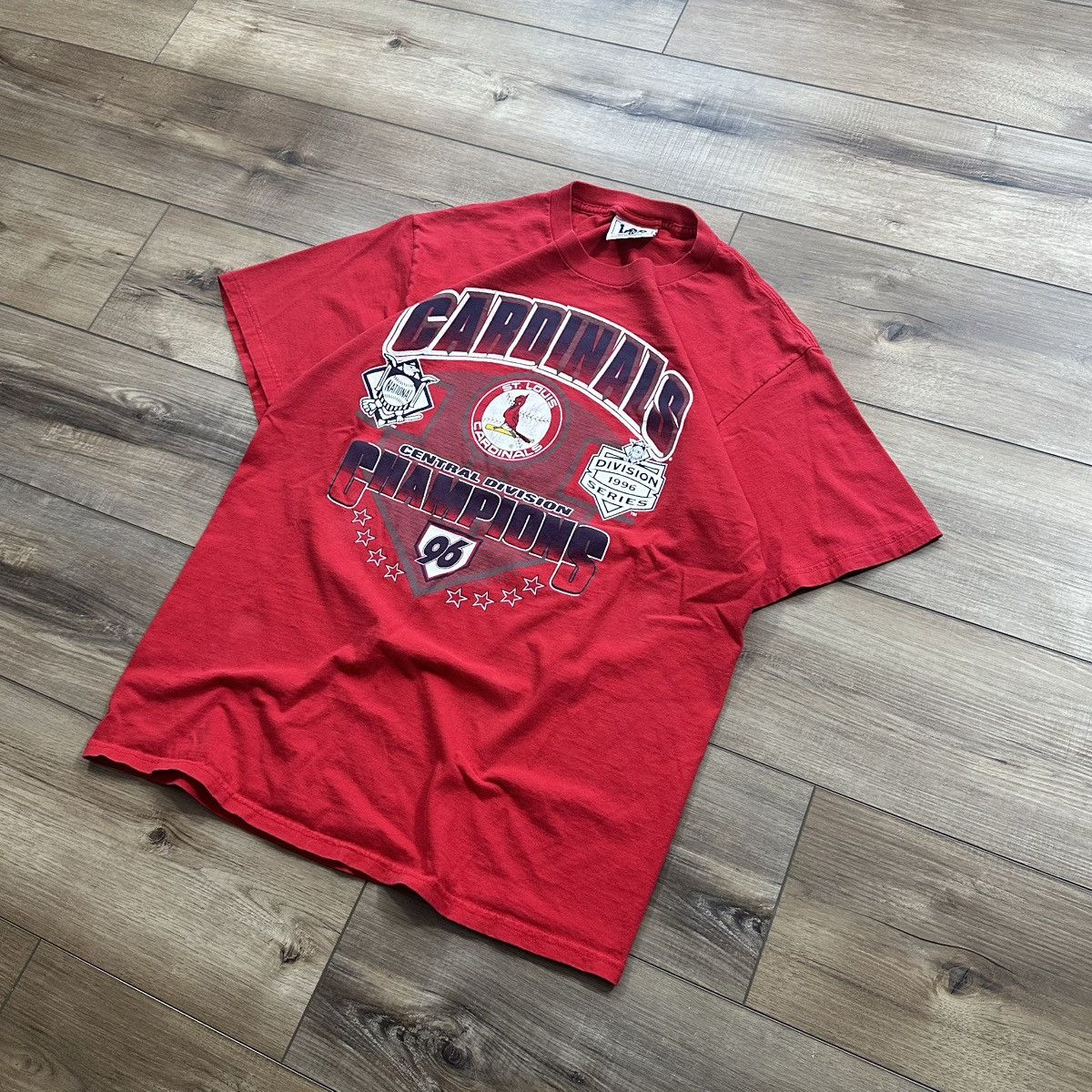 Lee 1996 St. Louis Cardinals Central Division Champions Tee Size US L / EU 52-54 / 3 - 3 Thumbnail
