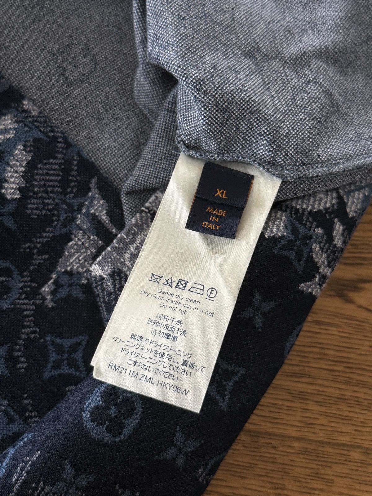 Louis Vuitton Louis Vuitton Monogram Tapestry T-Shirt Size US XL / EU 56 / 4 - 4 Thumbnail