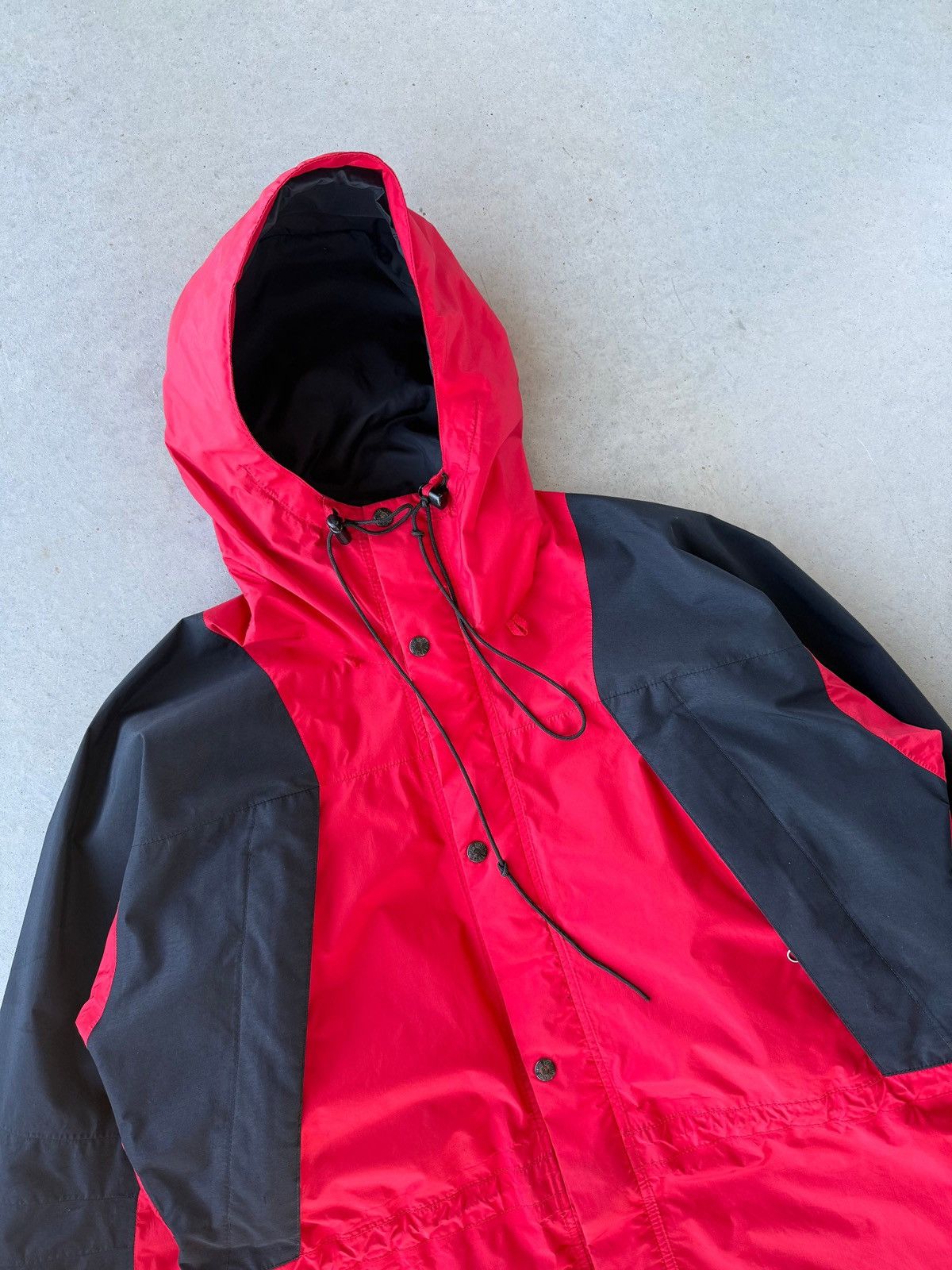 The North Face Vintage 90s The North Face Gortex Red Hooded Jacket Size US L / EU 52-54 / 3 - 3 Thumbnail