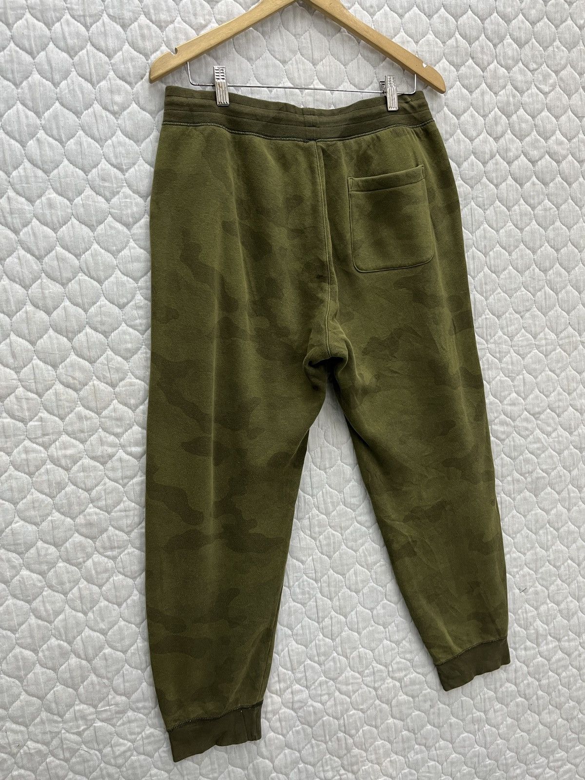 Uniqlo 🔥🔥🔥ARCHIVE UNIQLO CAMOFLAGE SWEATPANTS Size US 34 / EU 50 - 6 Thumbnail