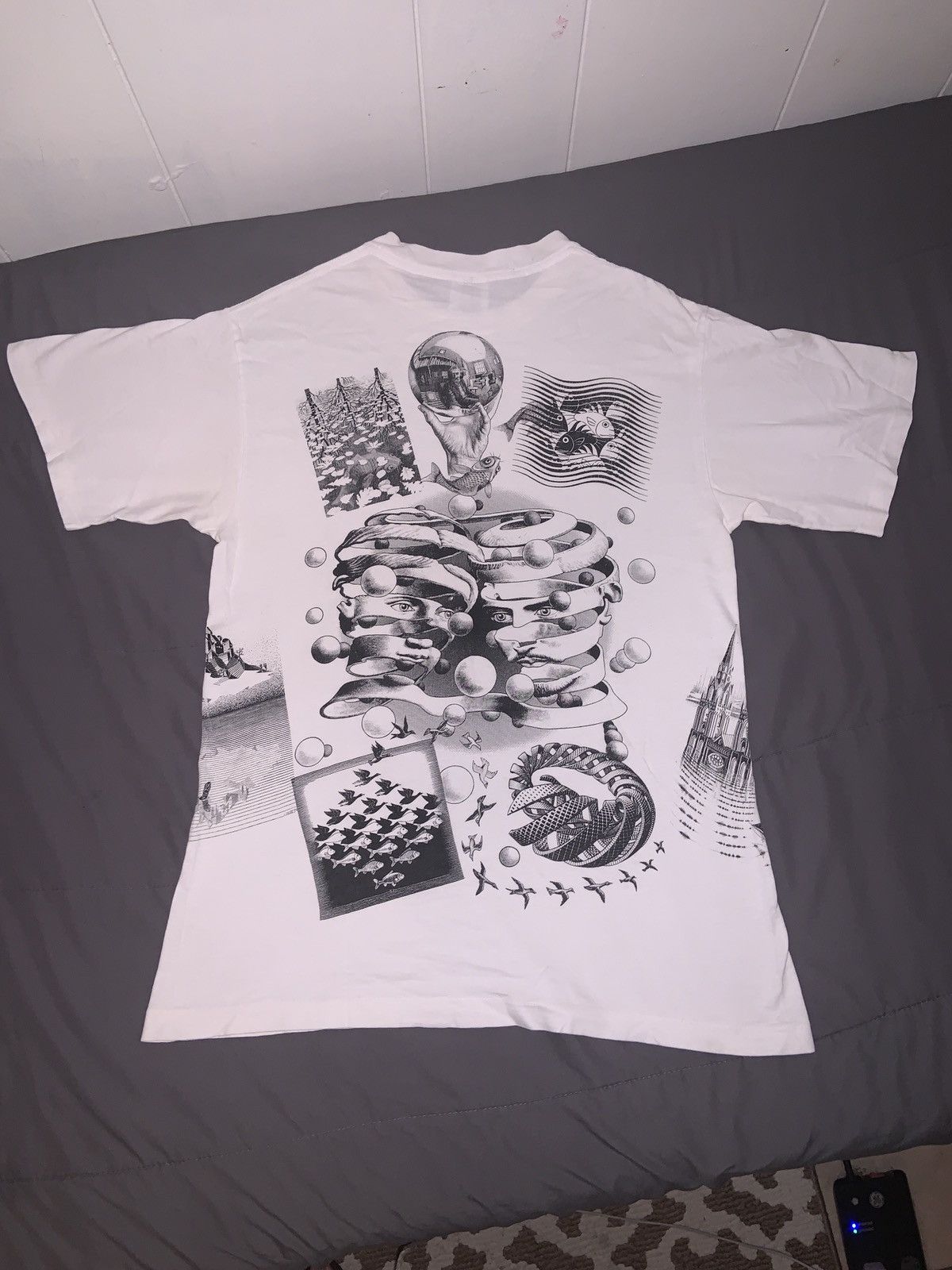 Other Vintage 91’ AOP M.C. Escher “Father of modern tessellations” Size US L / EU 52-54 / 3 - 2 Thumbnail