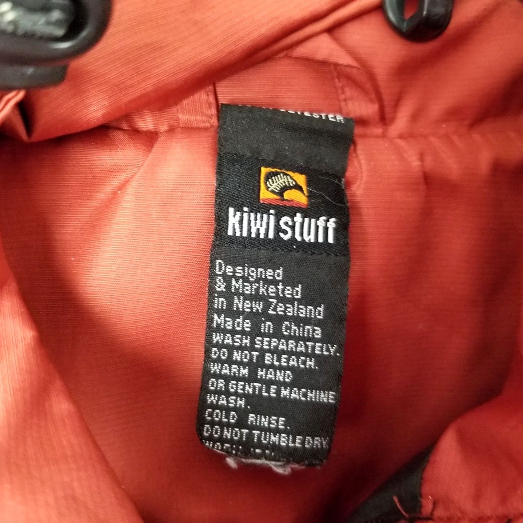 Rains Kiwi Stuff Mallard Rain Jacket Men Medium Red New Zealand Hooded Raincoat Size US M / EU 48-50 / 2 - 3 Thumbnail