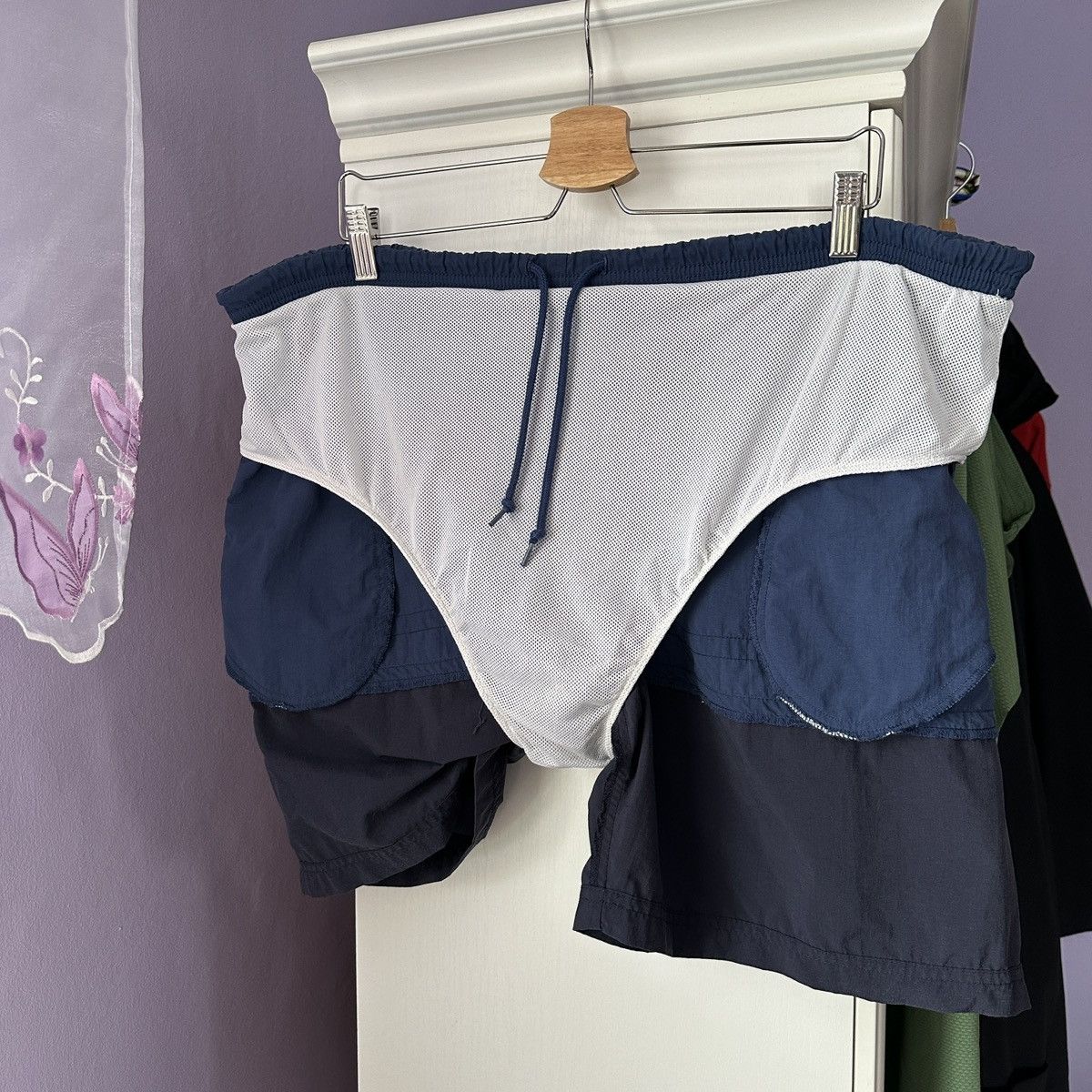 Nike Vintage 90s Nike Embroidered Swoosh Nylon Shorts Navy medium Size US 36 / EU 52 - 12 Thumbnail