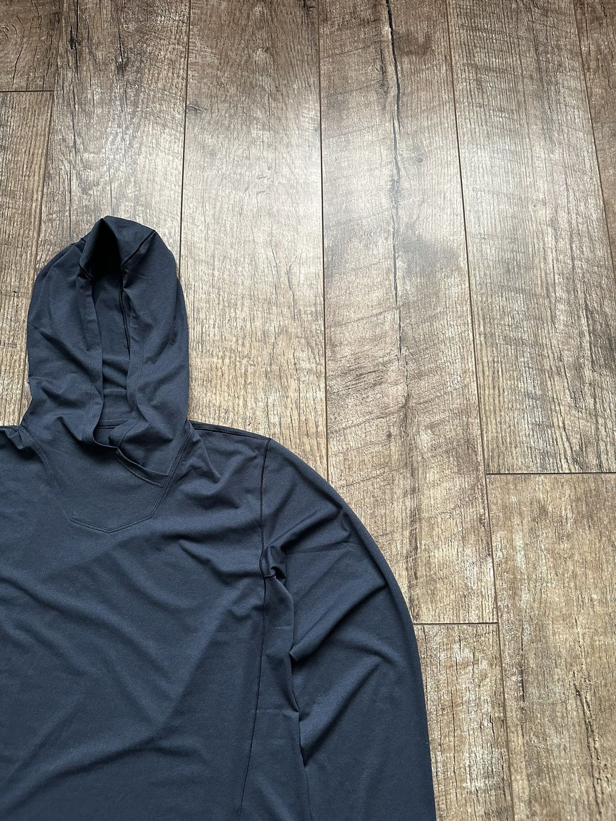 Arc'teryx Women's Arcteryx Blue Light Hoodie Size M / US 6-8 / IT 42-44 - 2 Thumbnail