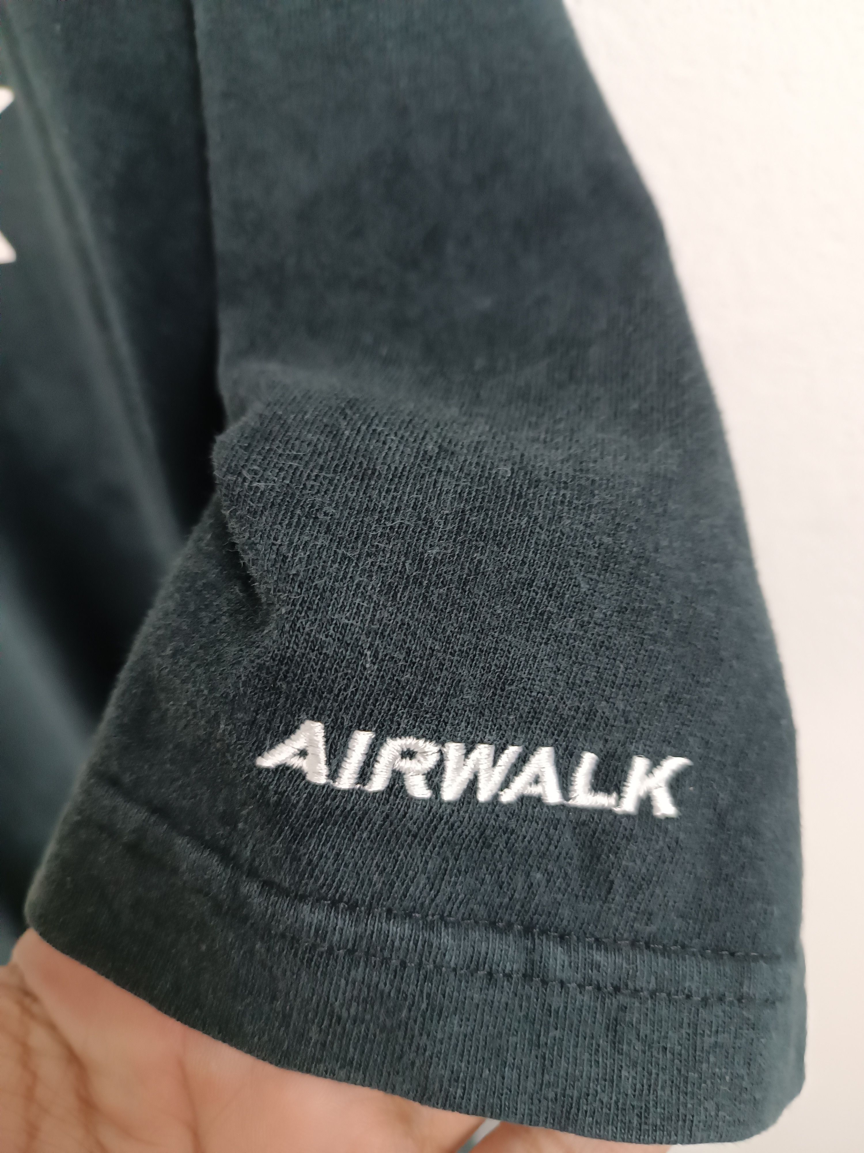 Airwalk THRASHED FADED VINTAGE Y2K AIRWALK VERY RARE JNCO DOGTOWN Size US L / EU 52-54 / 3 - 13 Thumbnail
