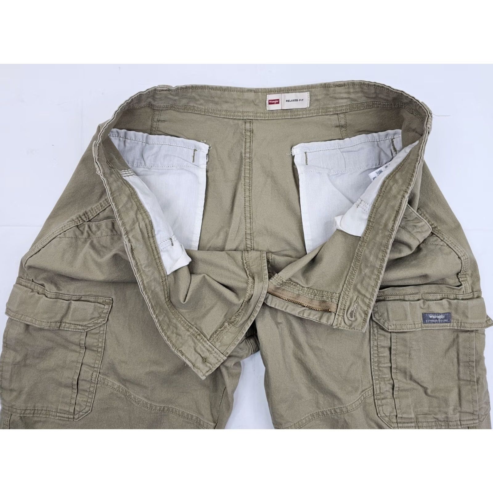 Wrangler Wrangler Relaxed Fit Cargo Stretch Workwear Cotton Pants – Men’s 40x32 (Fits 40x31) Size US 40 / EU 56 - 6 Thumbnail
