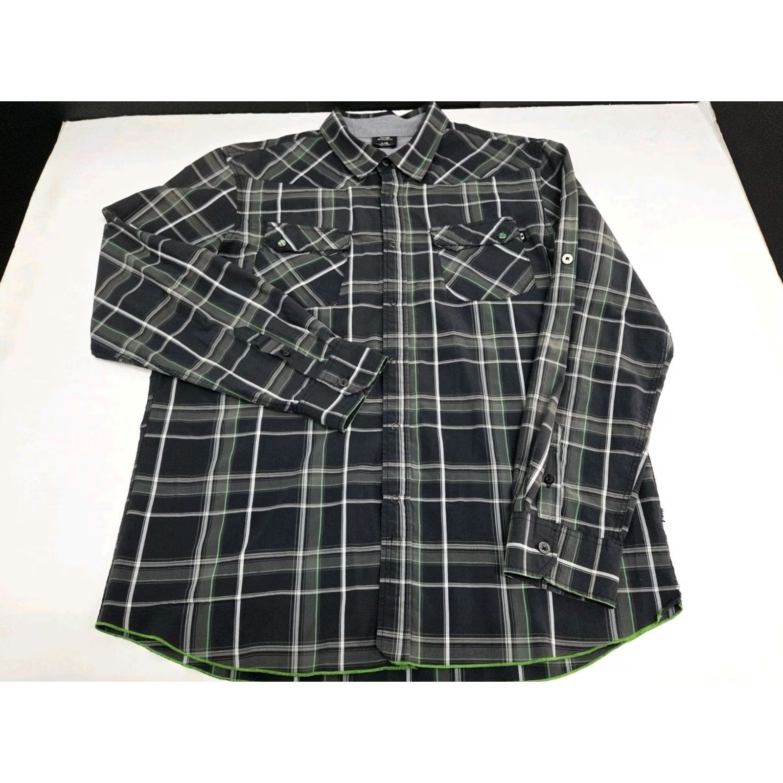 Oakley Oakley Mens Long Sleeve Snap Roll Tab Plaid Shirt L Multicolor Button-Up Pocketed Autumn Plaid Metal Theme Mens Regular Size L Size US L / EU 52-54 / 3 - 2 Thumbnail