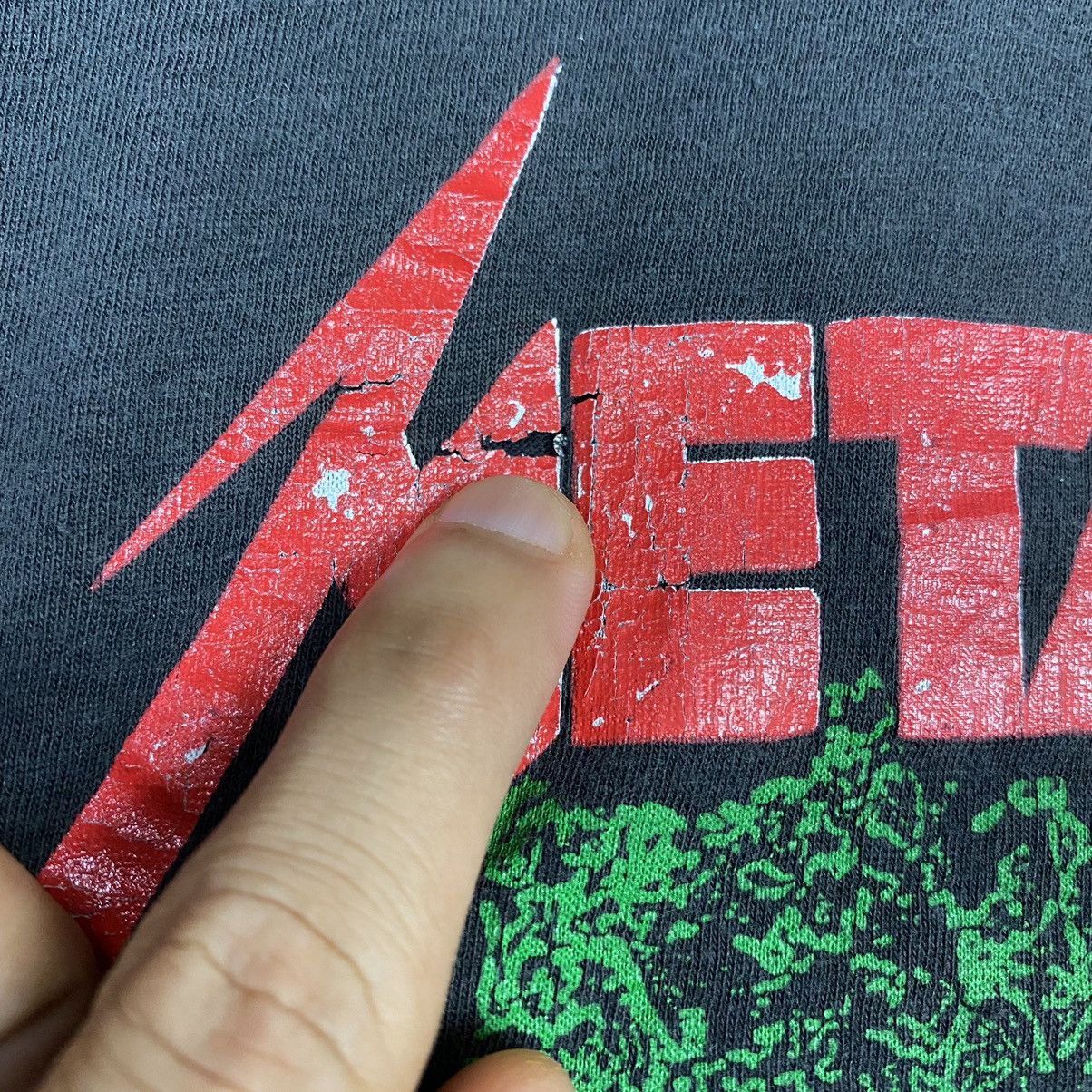 Band Tees × Metallica × Vintage Vintage 90's METALLICA Euro Graphic Band Distressed Tee Size US L / EU 52-54 / 3 - 4 Thumbnail