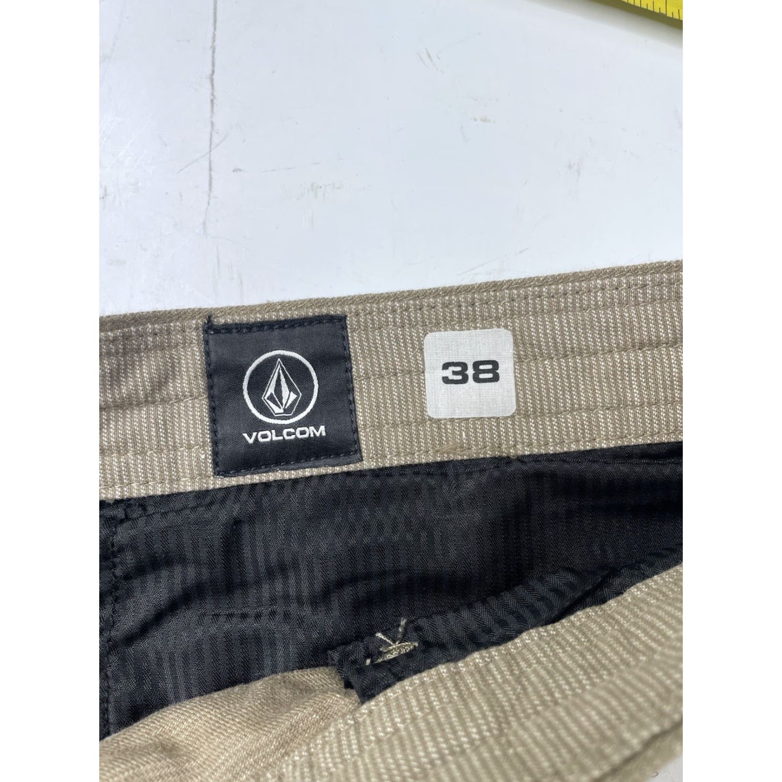 Volcom Volcom Chino Short Mens 38 Flat Front Linen Cotton Biege Pockets Logo Casual Travel Workwear Shorts Size US 38 / EU 54 - 5 Thumbnail