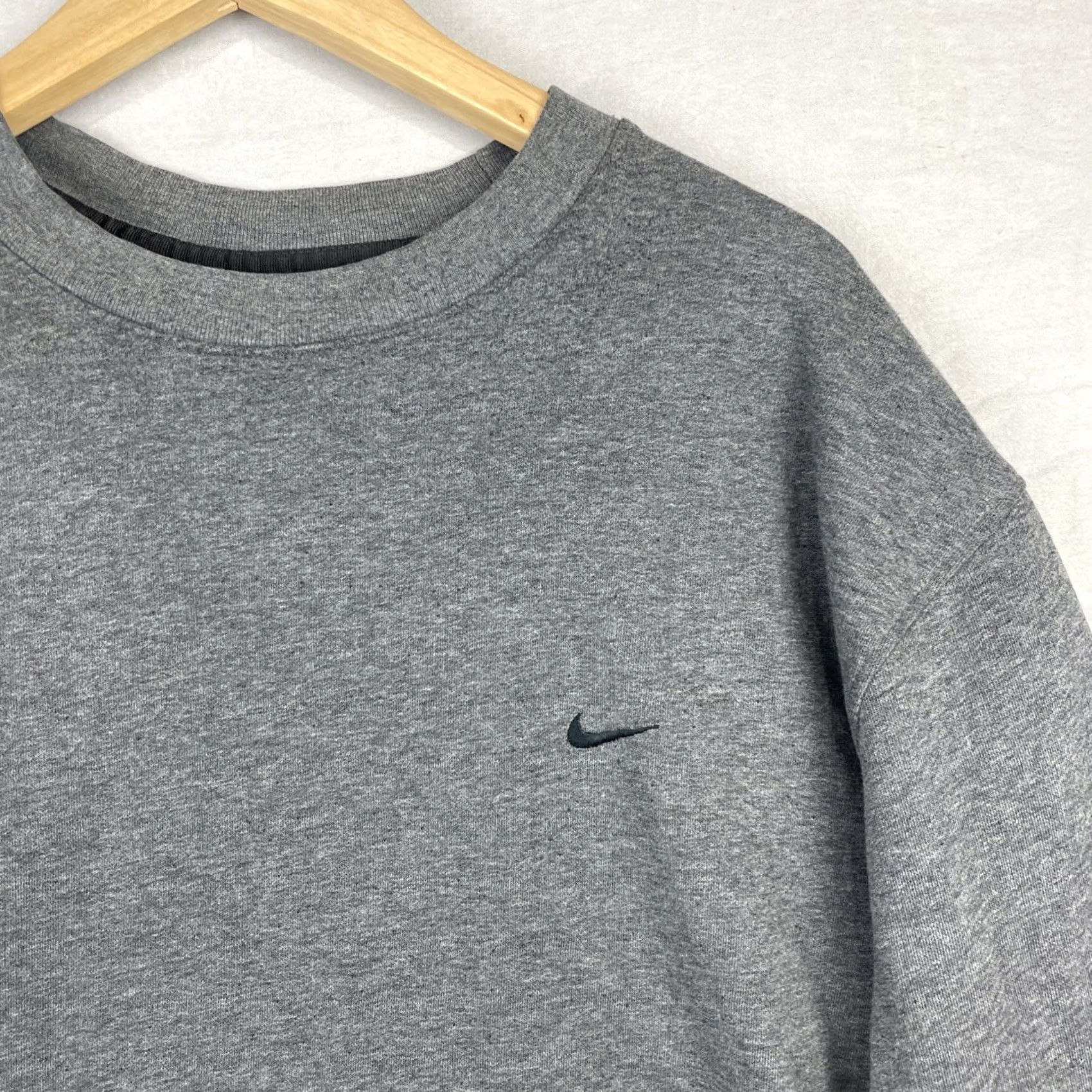 Nike VINTAGE Nike Sweatshirt Mens 2XL Gray Swoosh Pullover Long Sleeve Sweatshirt Size US XXL / EU 58 / 5 - 3 Thumbnail
