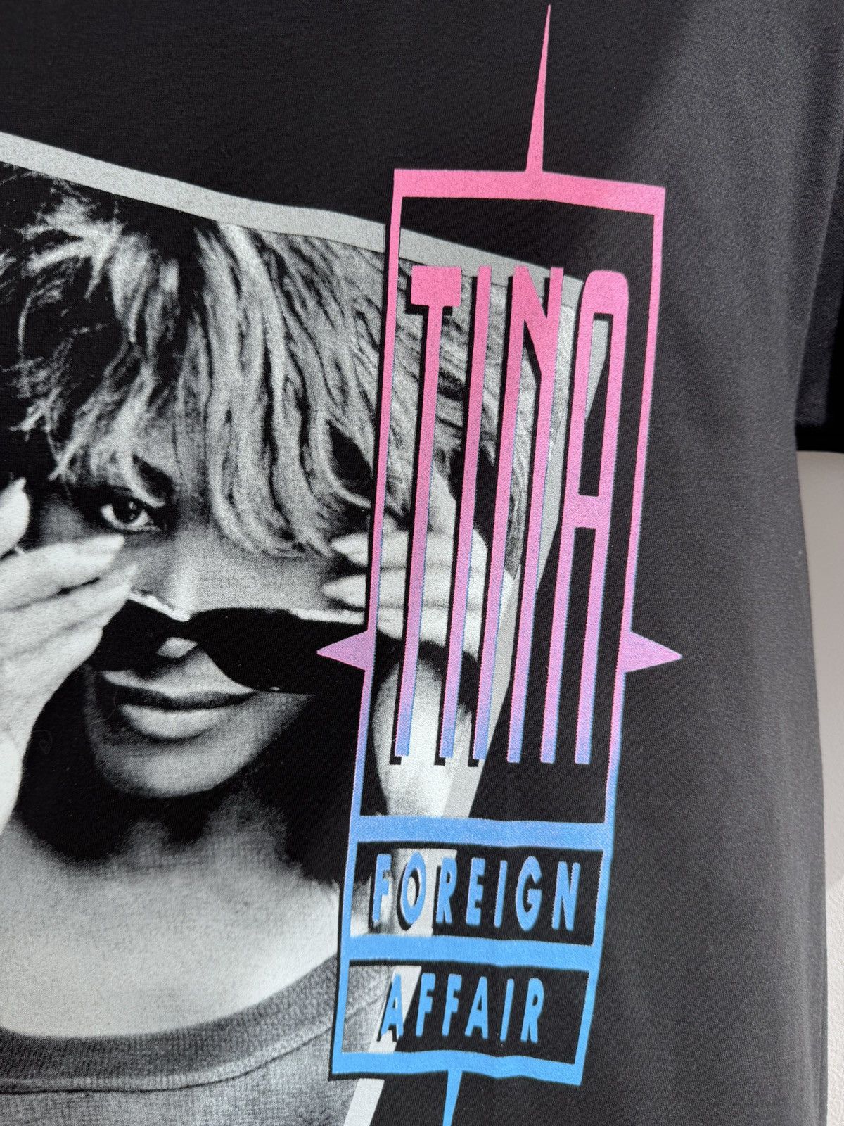 Band Tees Vintage 90s Tina Turner Foreign Affair Black T-shirt Tee Size US L / EU 52-54 / 3 - 7 Thumbnail