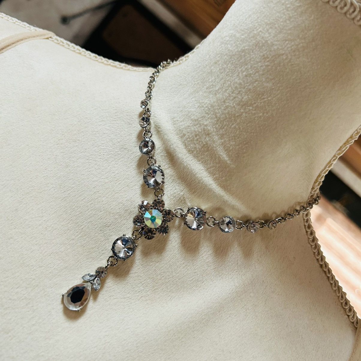 Other Mariell elegant rivoli glass stone y drop necklace NWT Size ONE SIZE - 1 Thumbnail