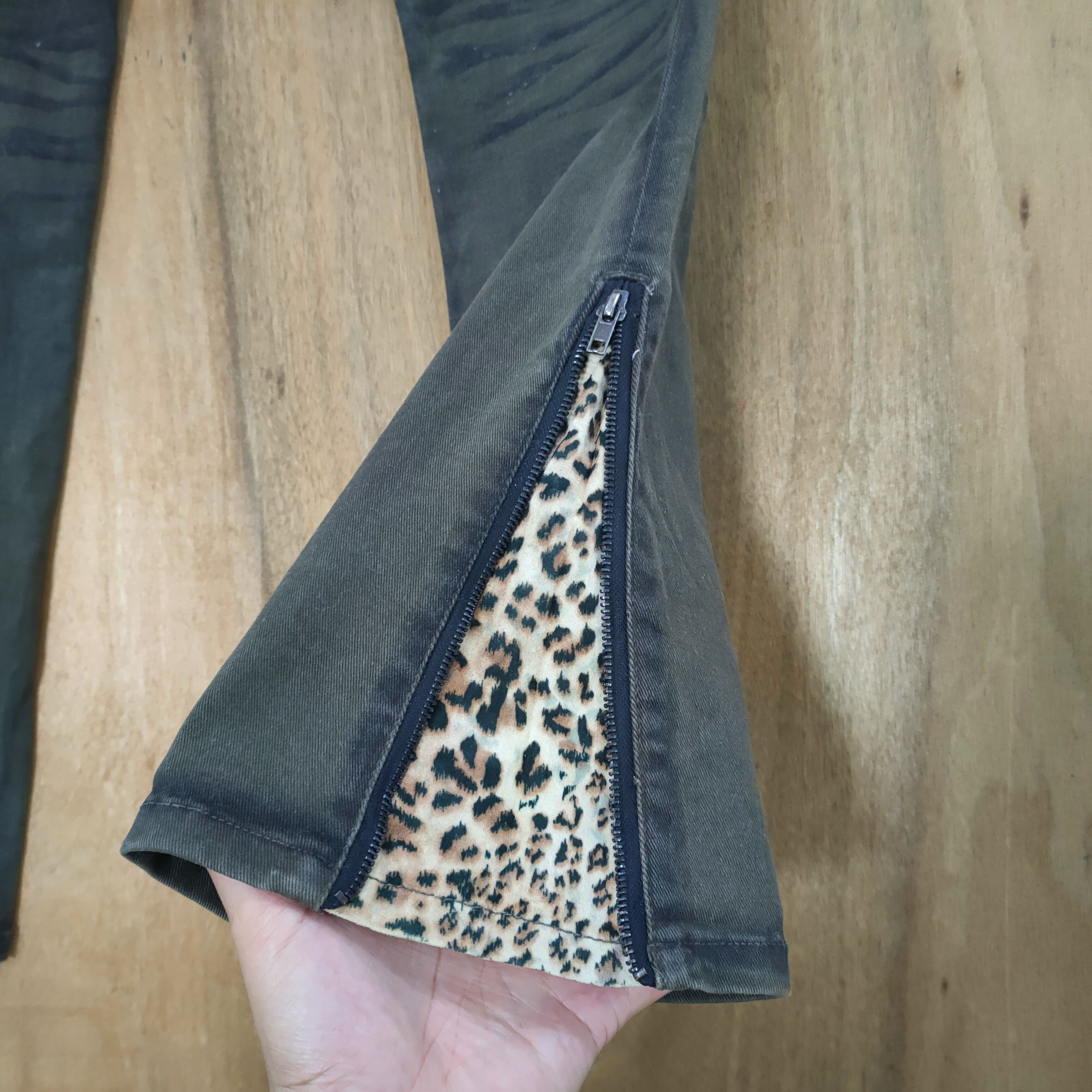 Japanese Brand VINTAGE CAVARI A TIGER ART CARGO PANTS Size US 30 / EU 46 - 7 Thumbnail