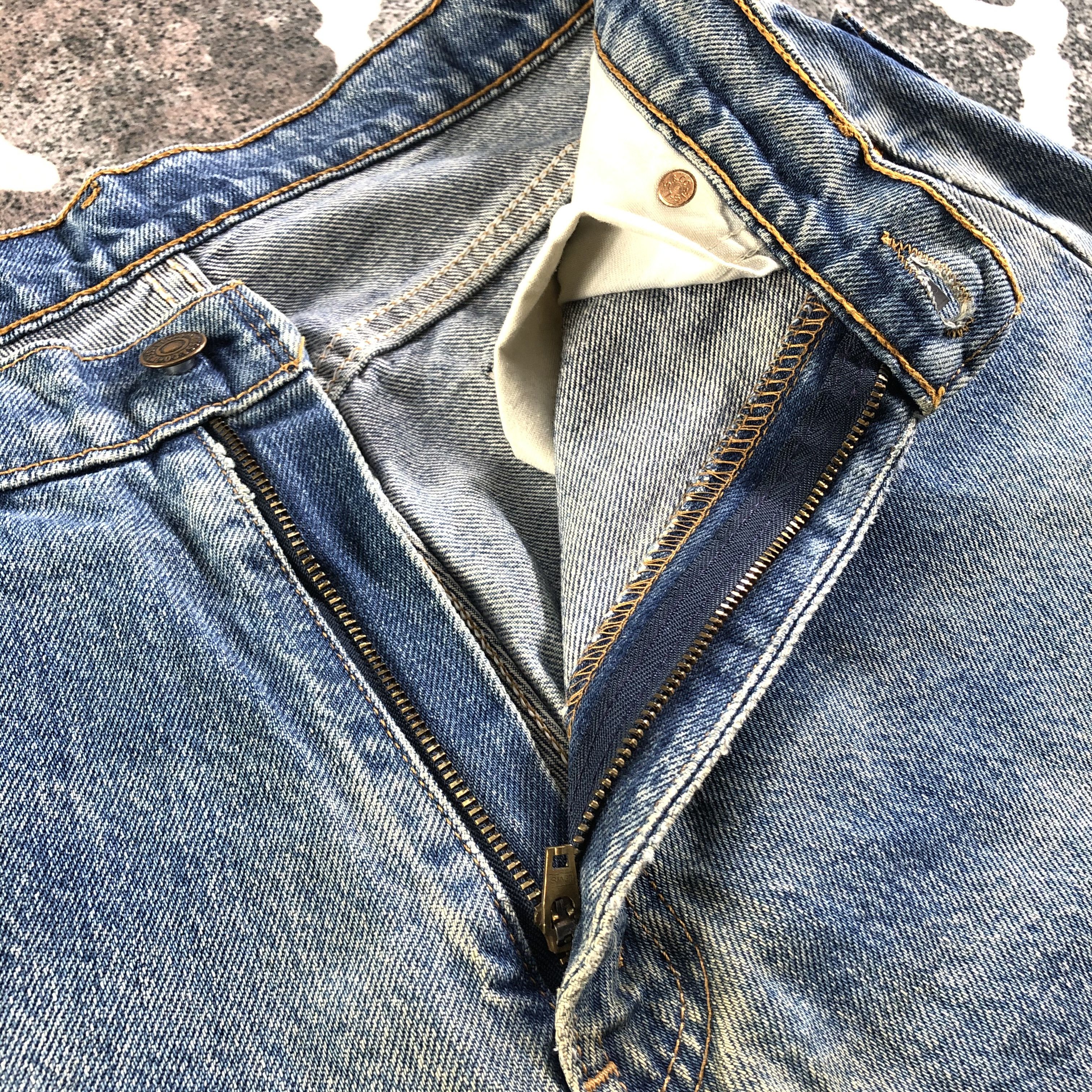 Levi's Vintage Levis 613 Jeans Faded Blue Denim KJ2985 Size US 29 - 8 Thumbnail