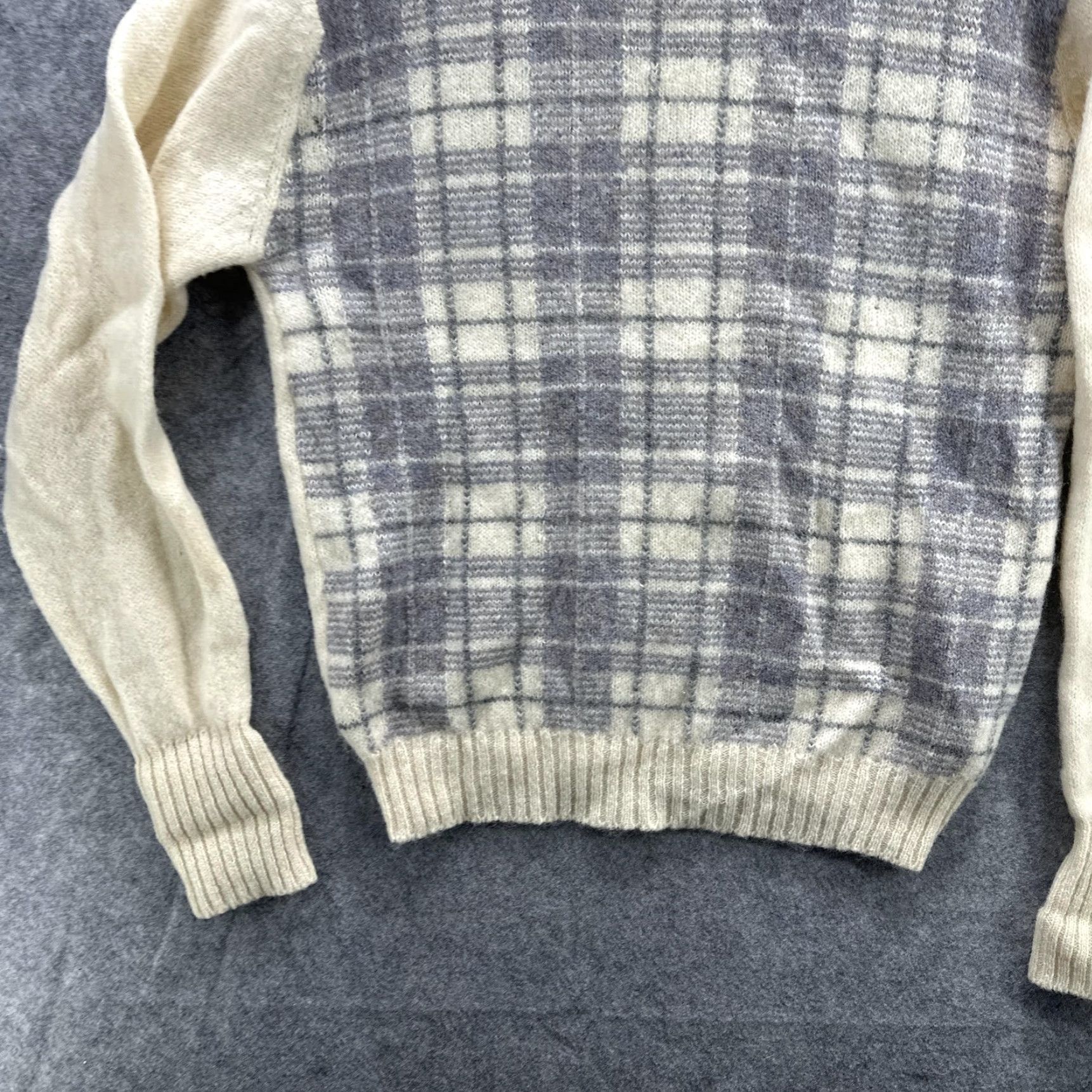 Vintage VINTAGE Lord Jeff Sweater Mens Large Cream Gray Plaid Wool Ireland Crew Neck Knit 100% Shetland Plaid Mens L Size US L / EU 52-54 / 3 - 5 Thumbnail