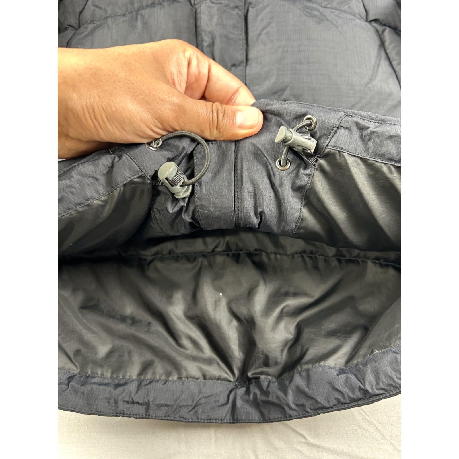 Oakley VINTAGE Oakley Jacket Womens XS Black Down Puffer Regular Fit Nylon Winter Coat Warm Y2K Size XS / US 0-2 / IT 36-38 - 6 Thumbnail