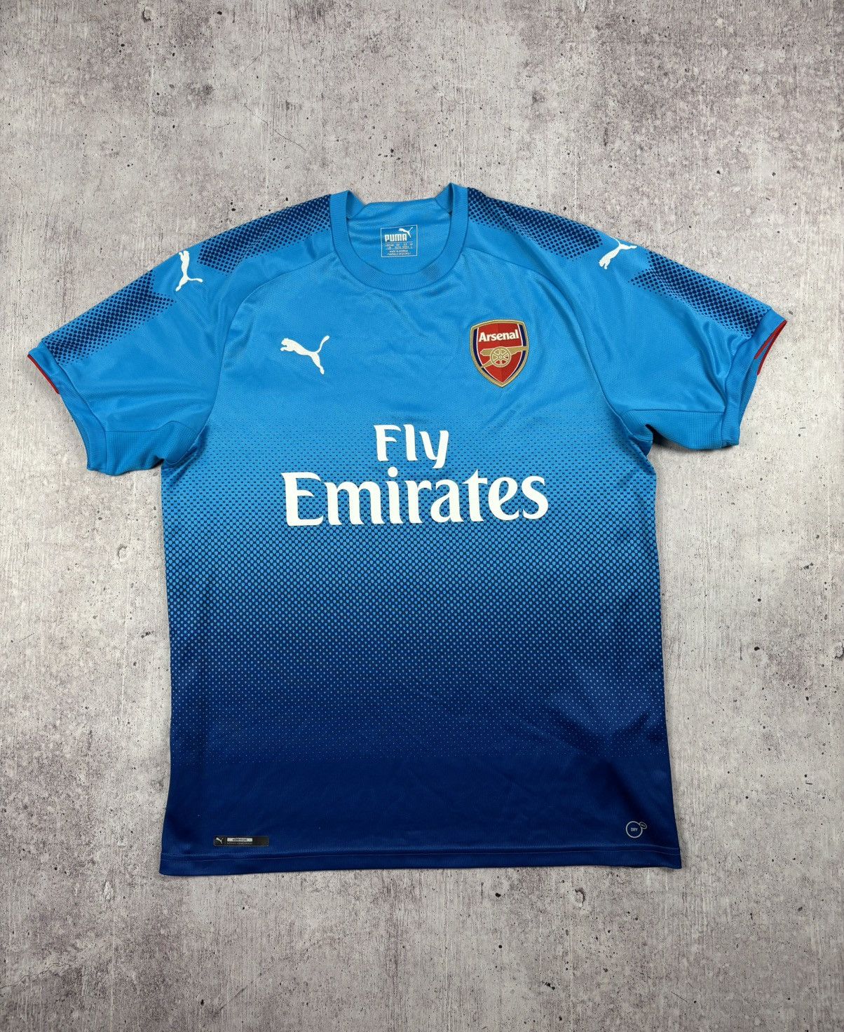Puma Arsenal 2017/18 vintage jersey size L Size US L / EU 52-54 / 3 - 1 Thumbnail