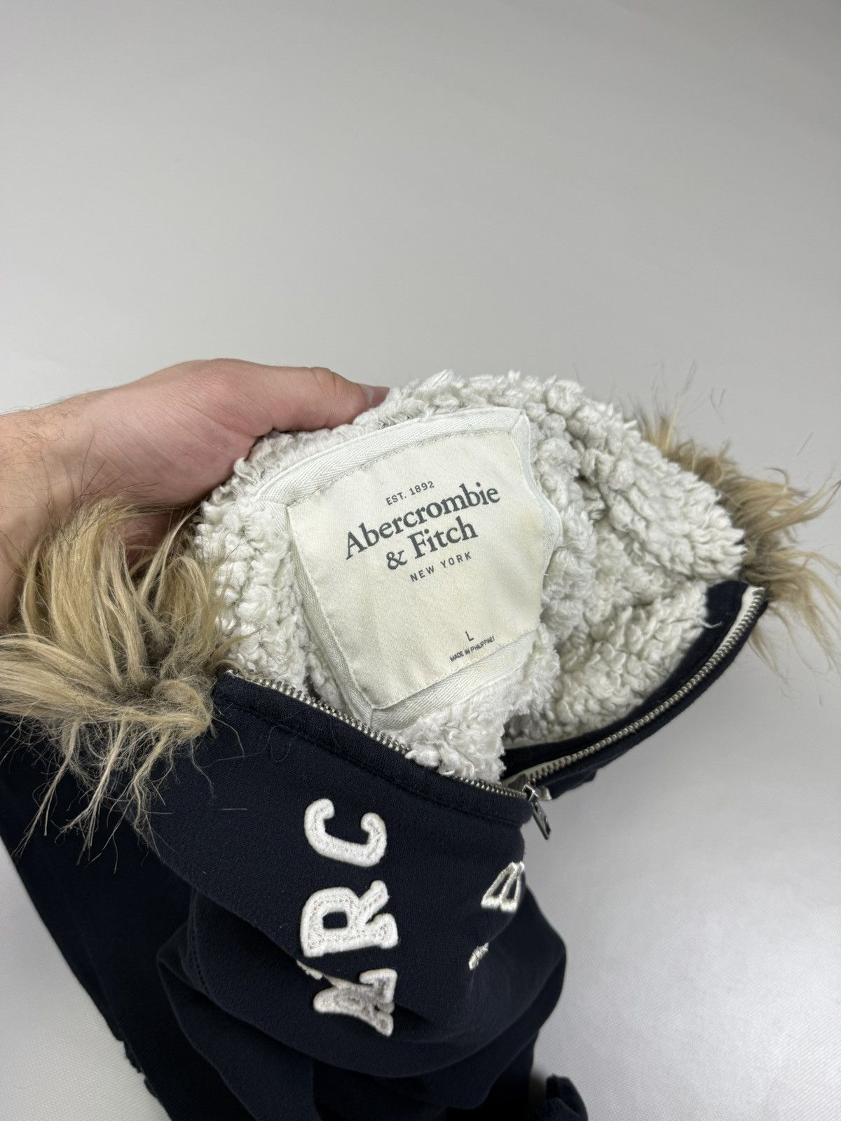 Abercrombie & Fitch Vintage Y2K Abercrombie&Fitch Women’s Fur Hood Zip Hoodie Size L / US 10 / IT 46 - 11 Thumbnail