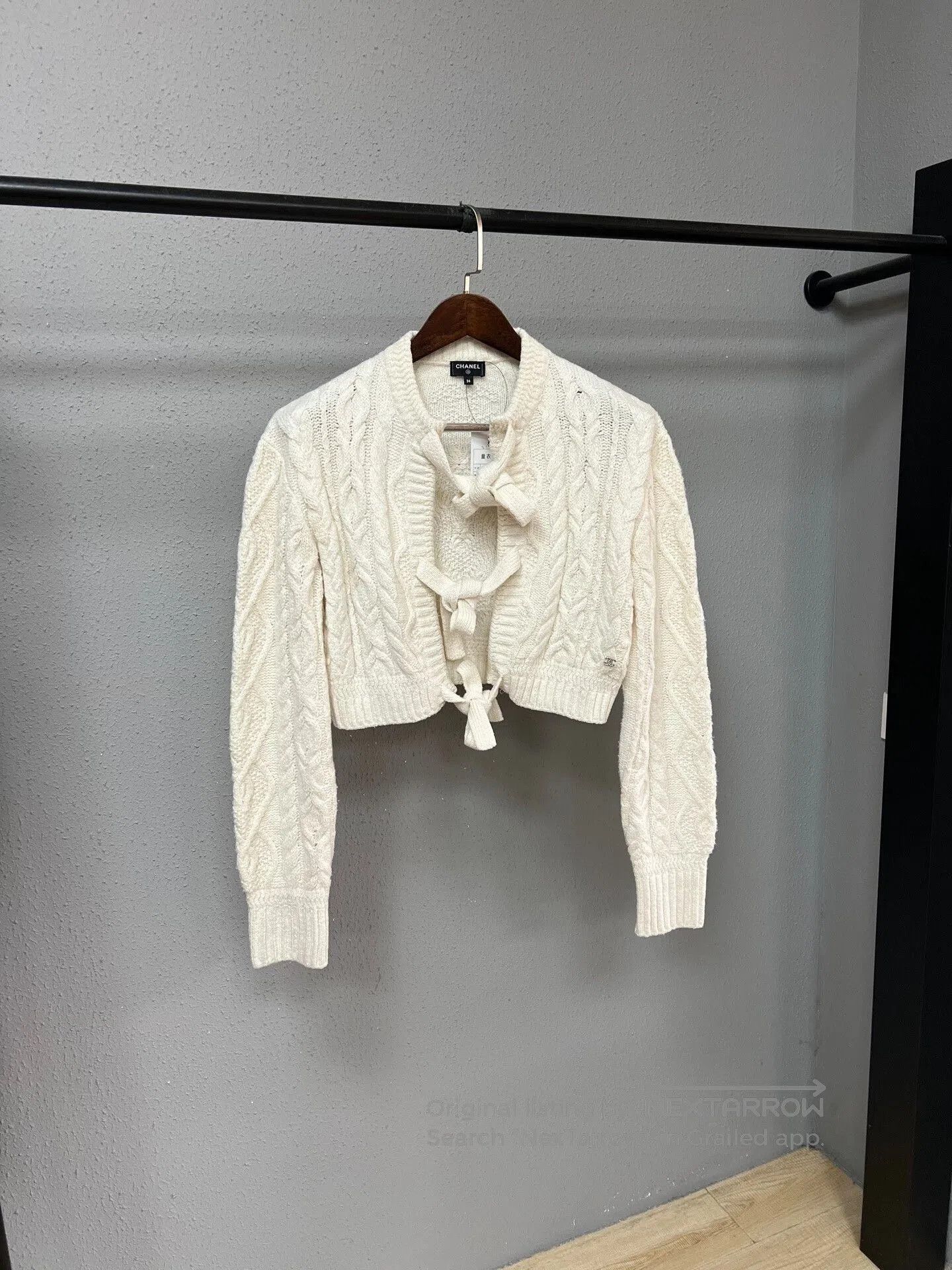 Chanel Chanel Off-White Bow Cardigan. Size XS / US 0-2 / IT 36-38 - 1 Thumbnail